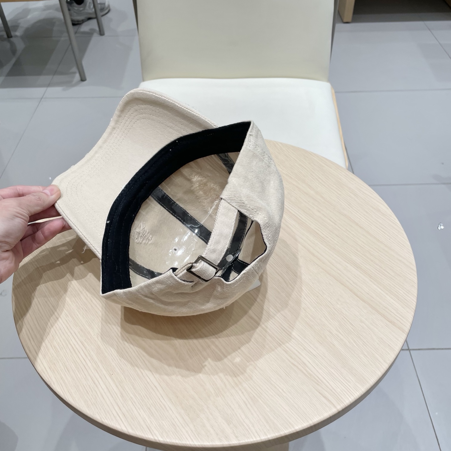  BALENCIAGA巴黎世家新款logo棒球帽，很酷的色系，男女佩戴都有不同style，第一批抢先出货