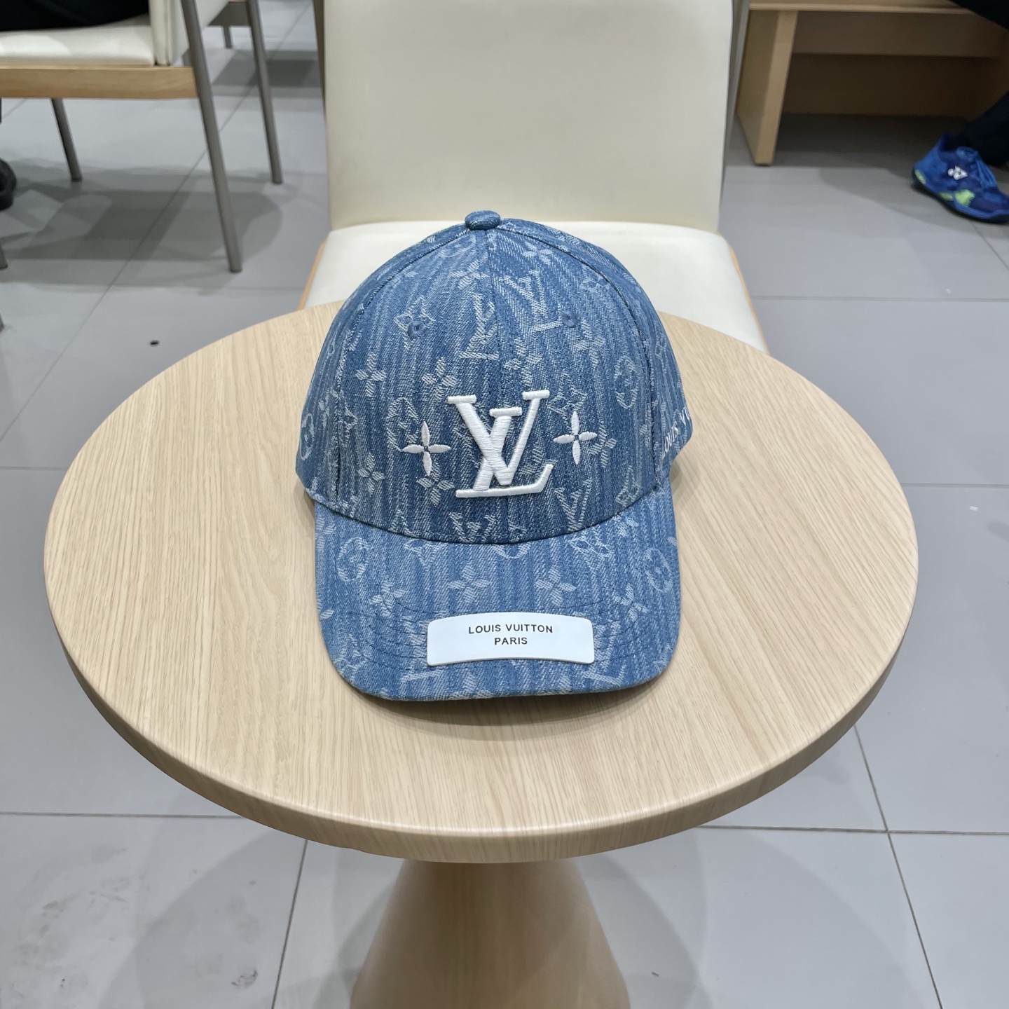 NO:220633,LV Louis Vuitton original single embroidered baseball cap light and breathable. Perfect style, exclusive physical shot, suitable hat for men and women, fisherman hat baseball cap knit hat, hat, louis vuitton, louis vuitton, espadrilles, hats19860909LV路易威登原单刺绣棒球帽 轻盈透气.完美版型,独家实物拍摄,男女适用帽子渔夫帽棒球帽针织帽,帽子,louis vuitton,louis vuitton,espadrilles,hats,hat