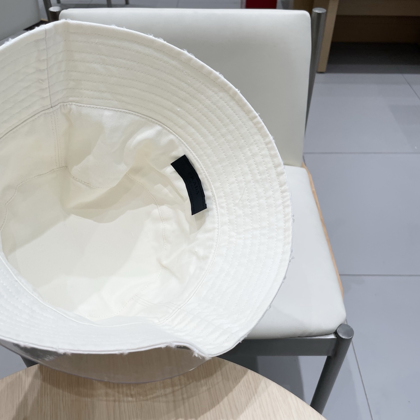  PRADA普拉达渔夫帽，帆布帽，头围57cm