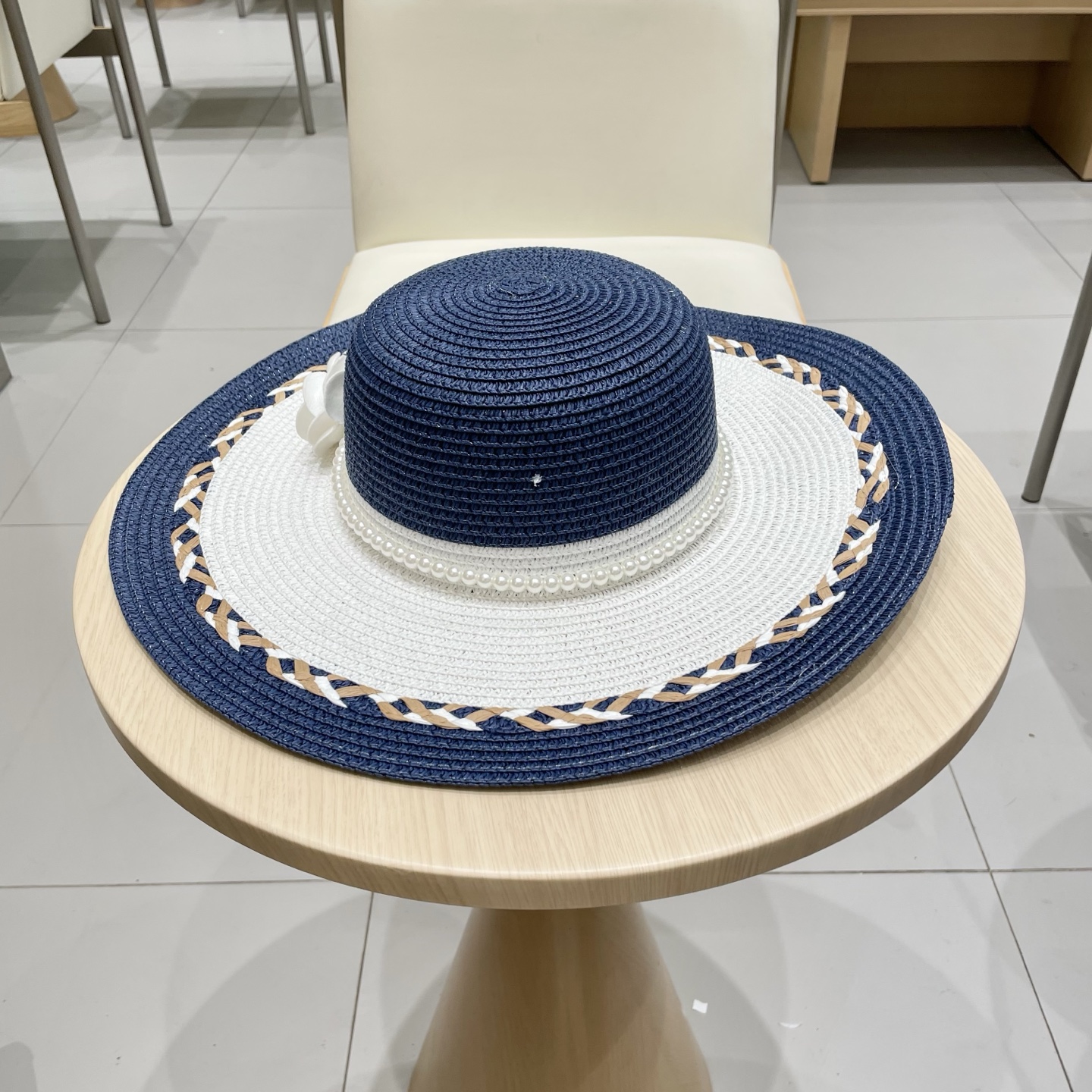 【Chanel香奈儿】2025新款山茶花拼色编织草帽，度假休闲必备，优雅大方的一款