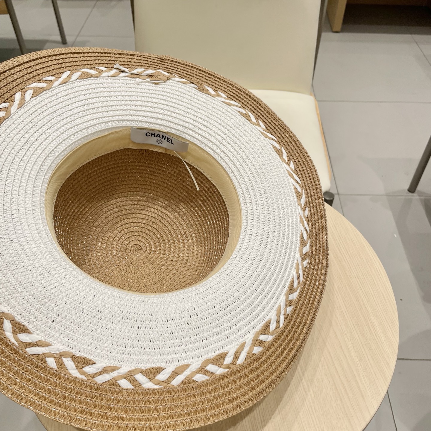 【Chanel香奈儿】2025新款山茶花拼色编织草帽，度假休闲必备，优雅大方的一款