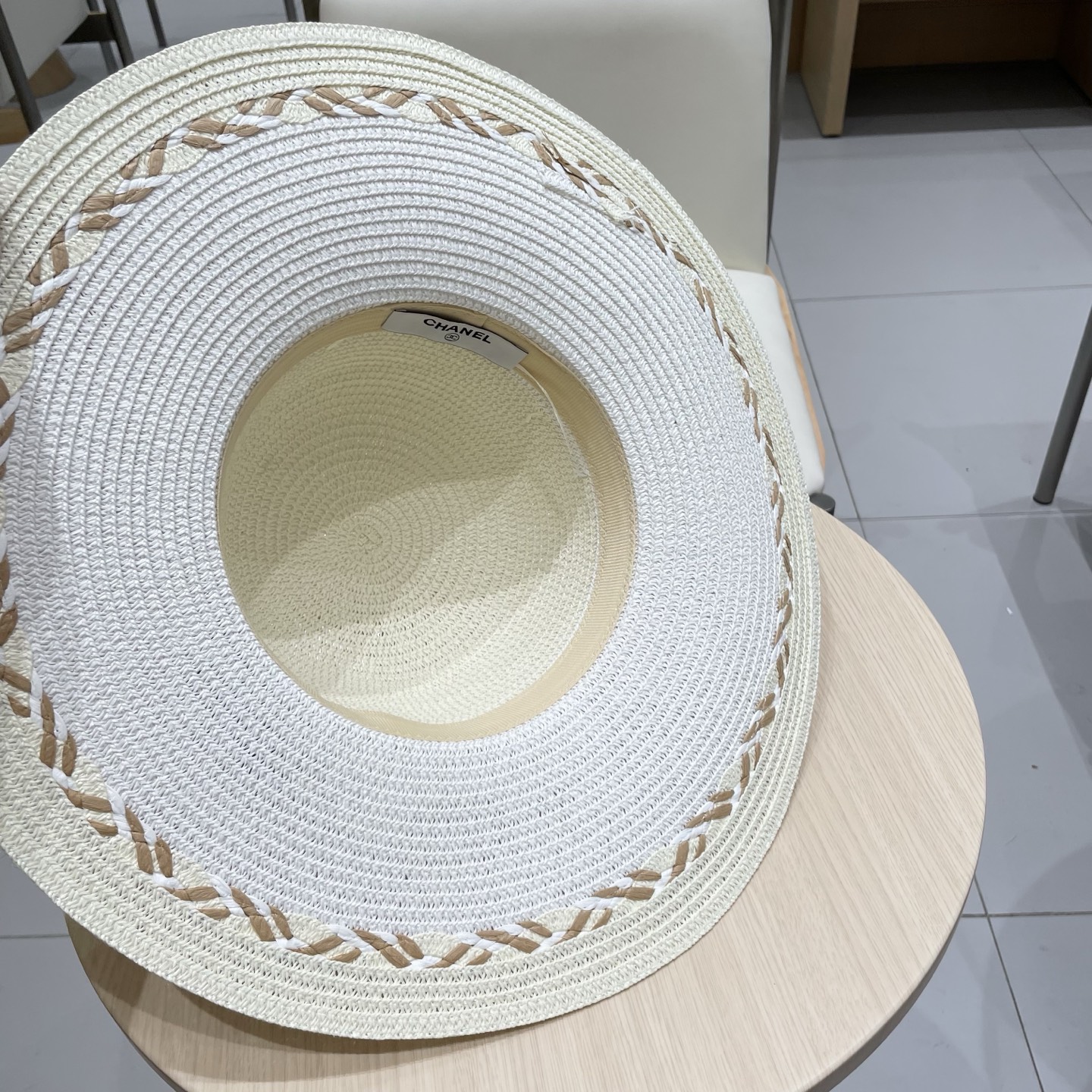 【Chanel香奈儿】2025新款山茶花拼色编织草帽，度假休闲必备，优雅大方的一款