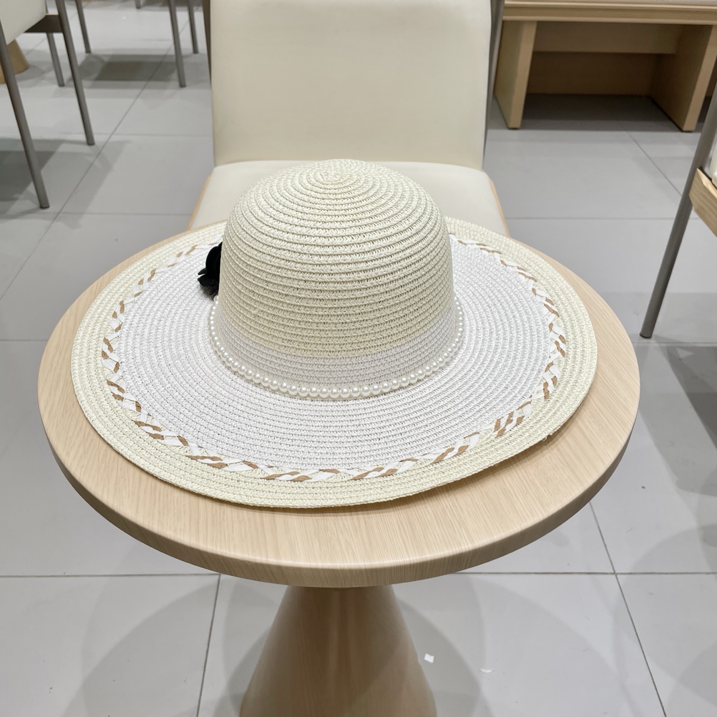 【Chanel香奈儿】2025新款山茶花拼色编织草帽，度假休闲必备，优雅大方的一款