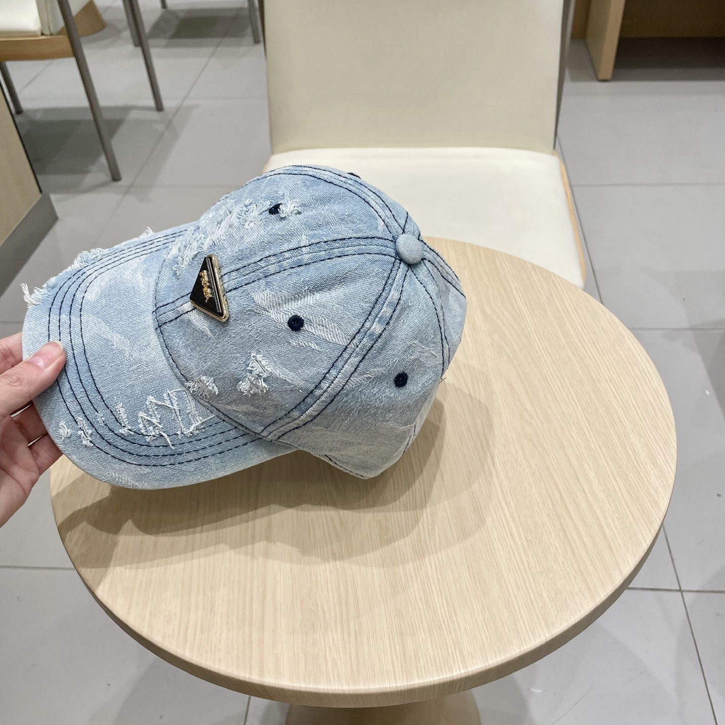  Prada普拉达 2025早秋新款大牌款棒球帽，经典款男女通用