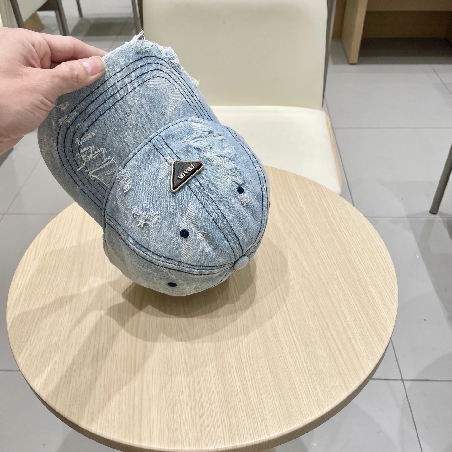  Prada普拉达 2025早秋新款大牌款棒球帽，经典款男女通用