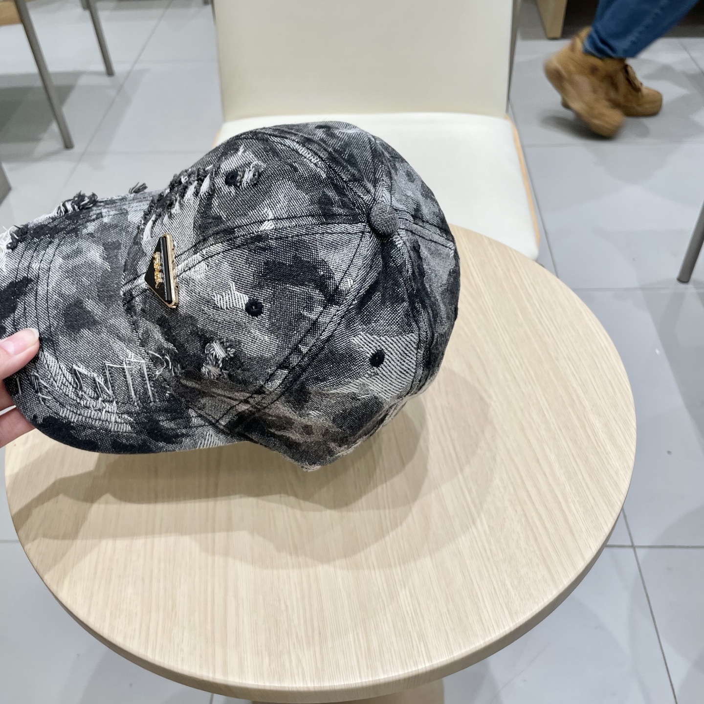  Prada普拉达 2025早秋新款大牌款棒球帽，经典款男女通用