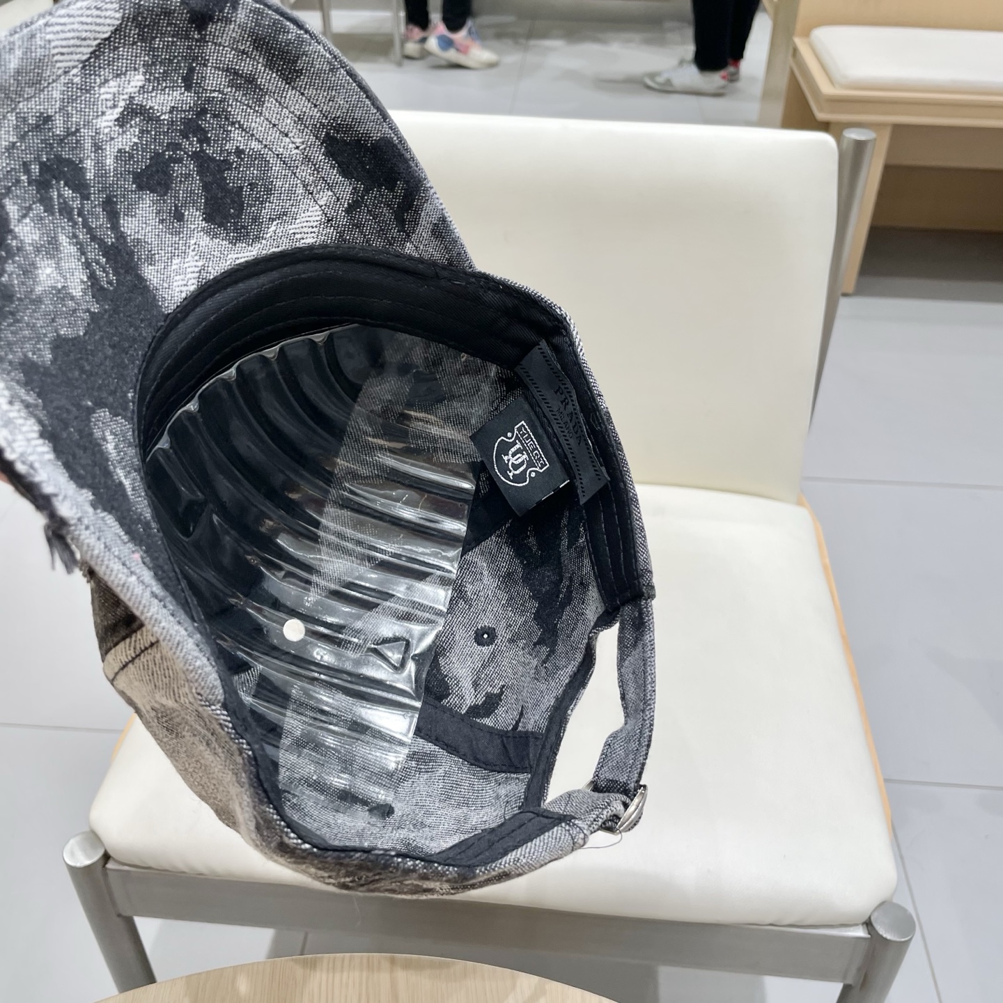  Prada普拉达 2025早秋新款大牌款棒球帽，经典款男女通用