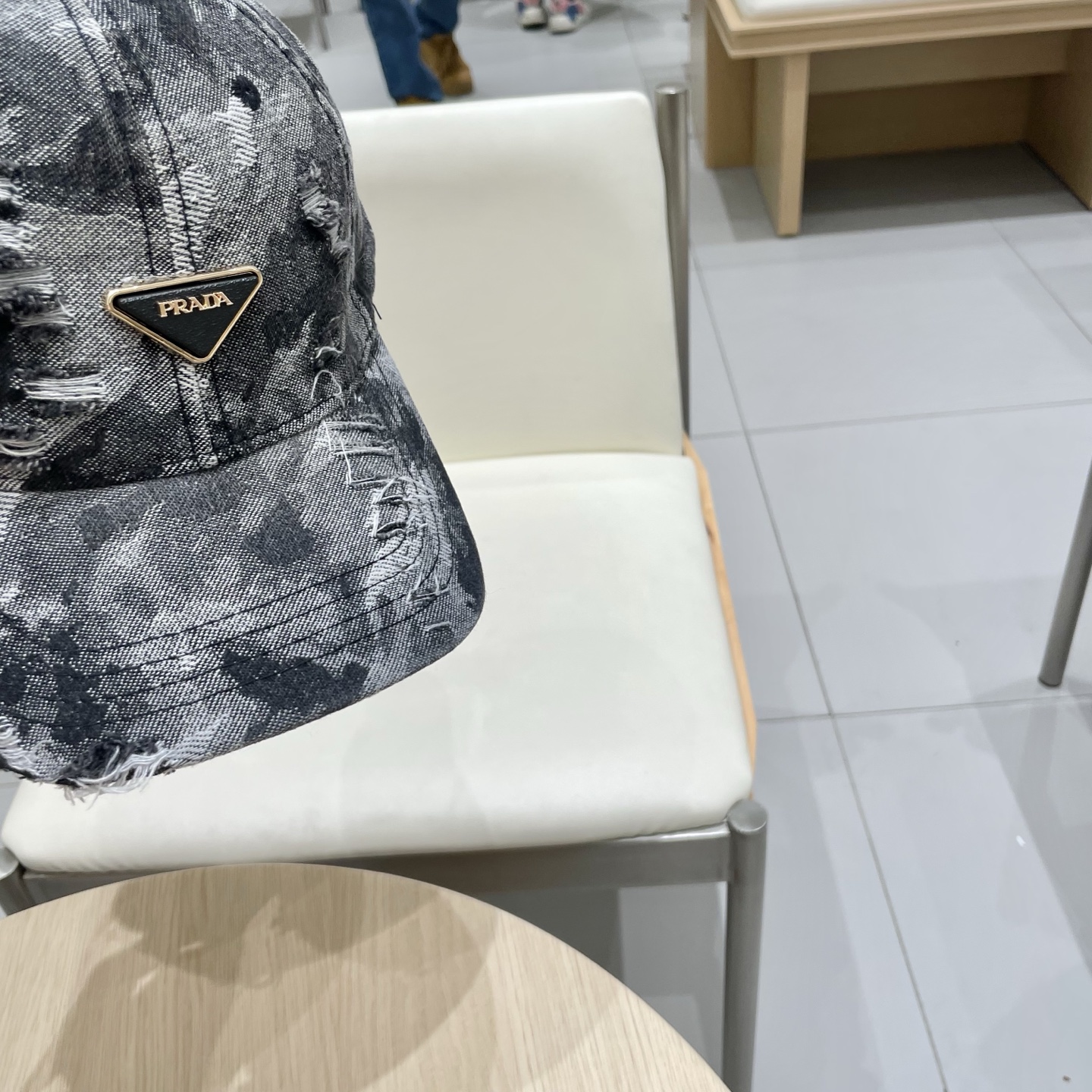  Prada普拉达 2025早秋新款大牌款棒球帽，经典款男女通用