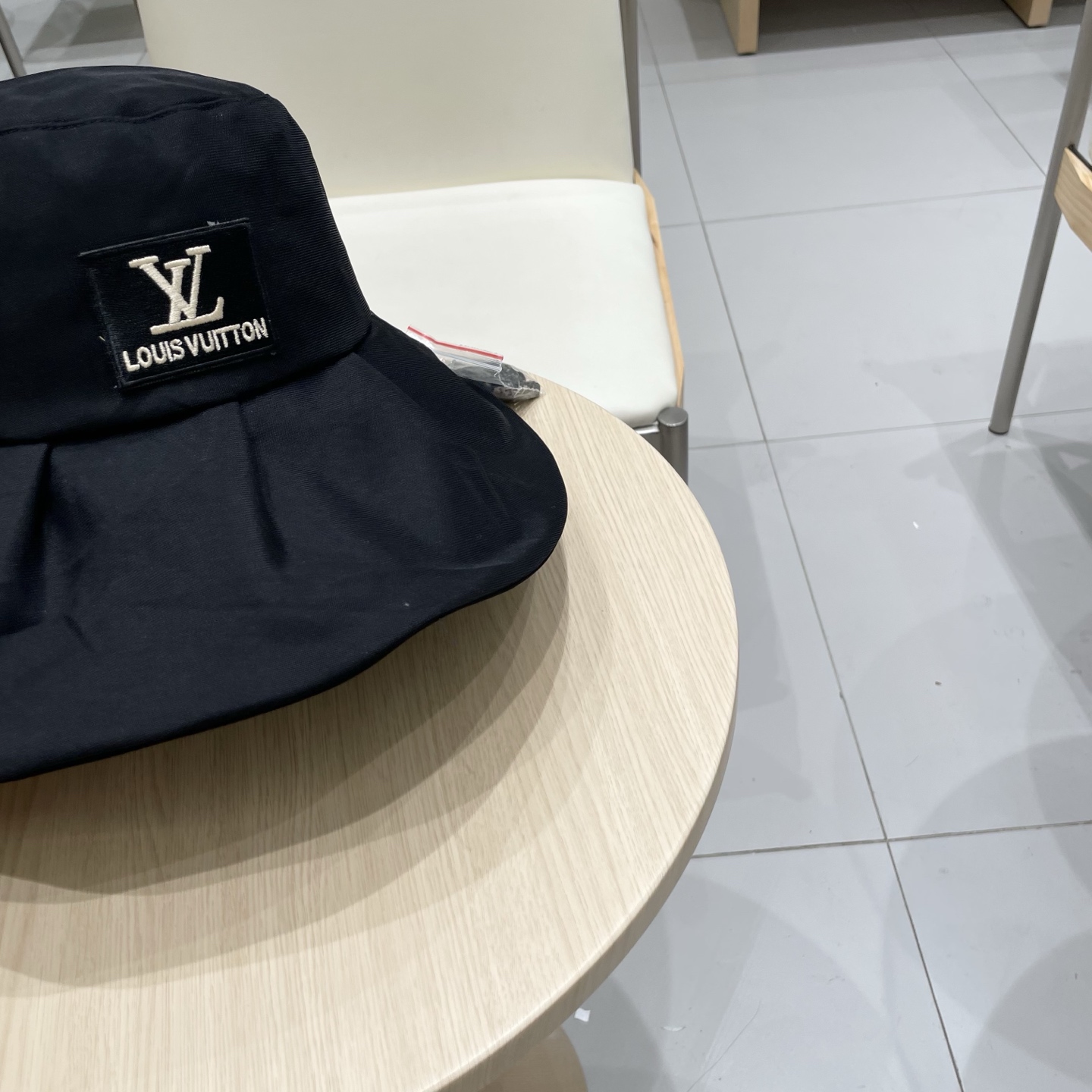  路易威登棒球帽 LouisVuitto新款夏季大檐渔夫帽女户外出游防紫外线遮阳帽遮脸防晒蝴蝶结盆帽