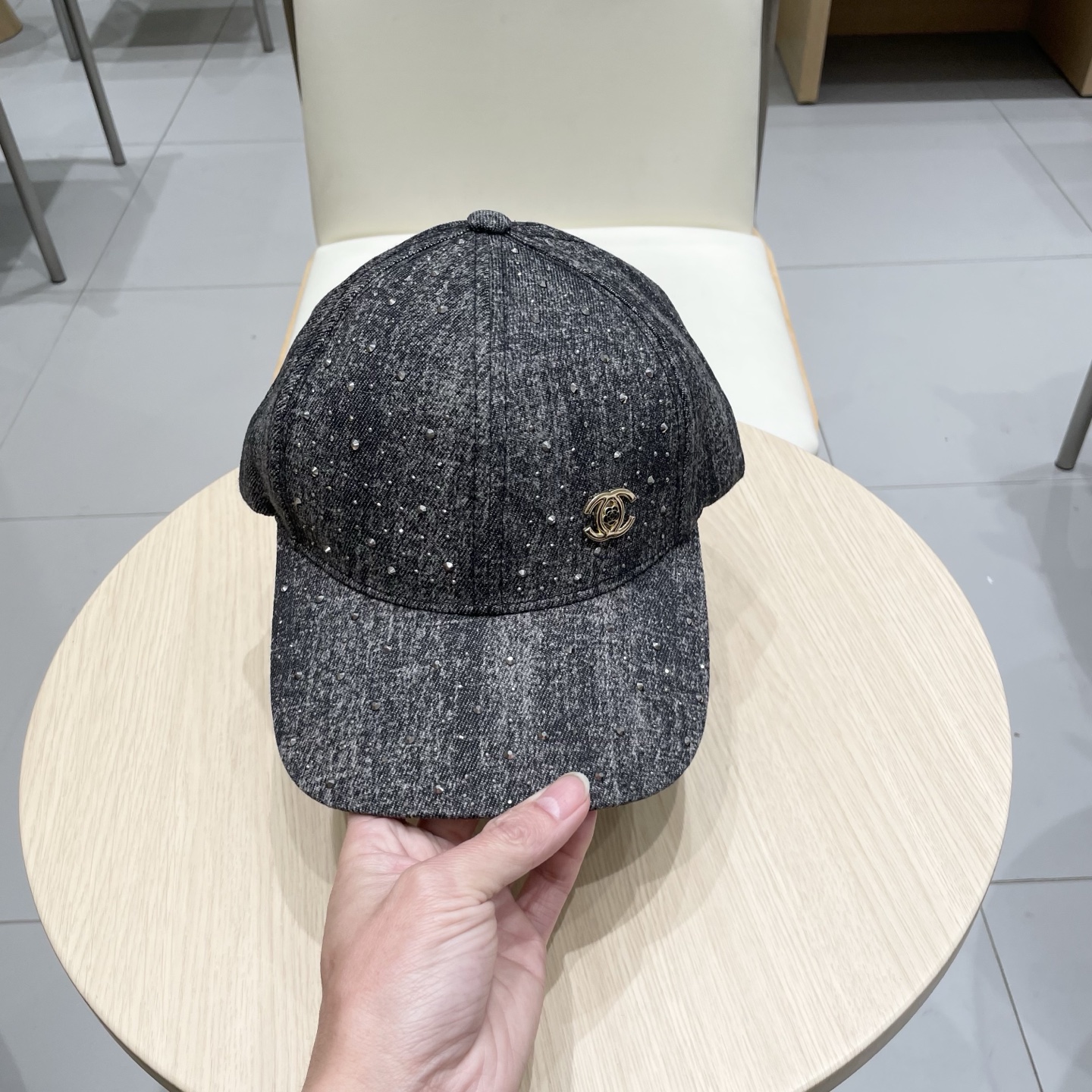  香奈儿CHANEL 新品高定满钻硬顶棒球帽，小香logo经典简约，时尚休闲设计 跑量新品
