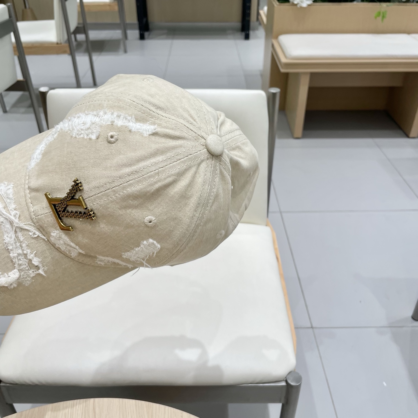  LV路易威登原单破洞棒球帽  轻盈透气。完美版型，独家实物拍摄，男女适用