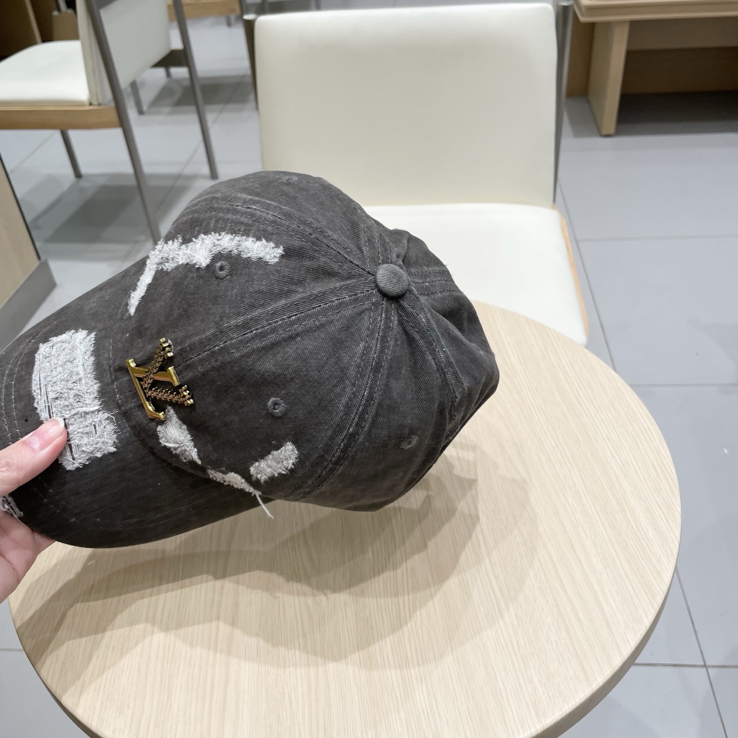  LV路易威登原单破洞棒球帽  轻盈透气。完美版型，独家实物拍摄，男女适用