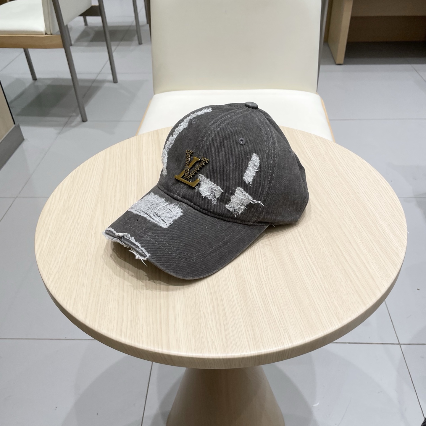  LV路易威登原单破洞棒球帽  轻盈透气。完美版型，独家实物拍摄，男女适用