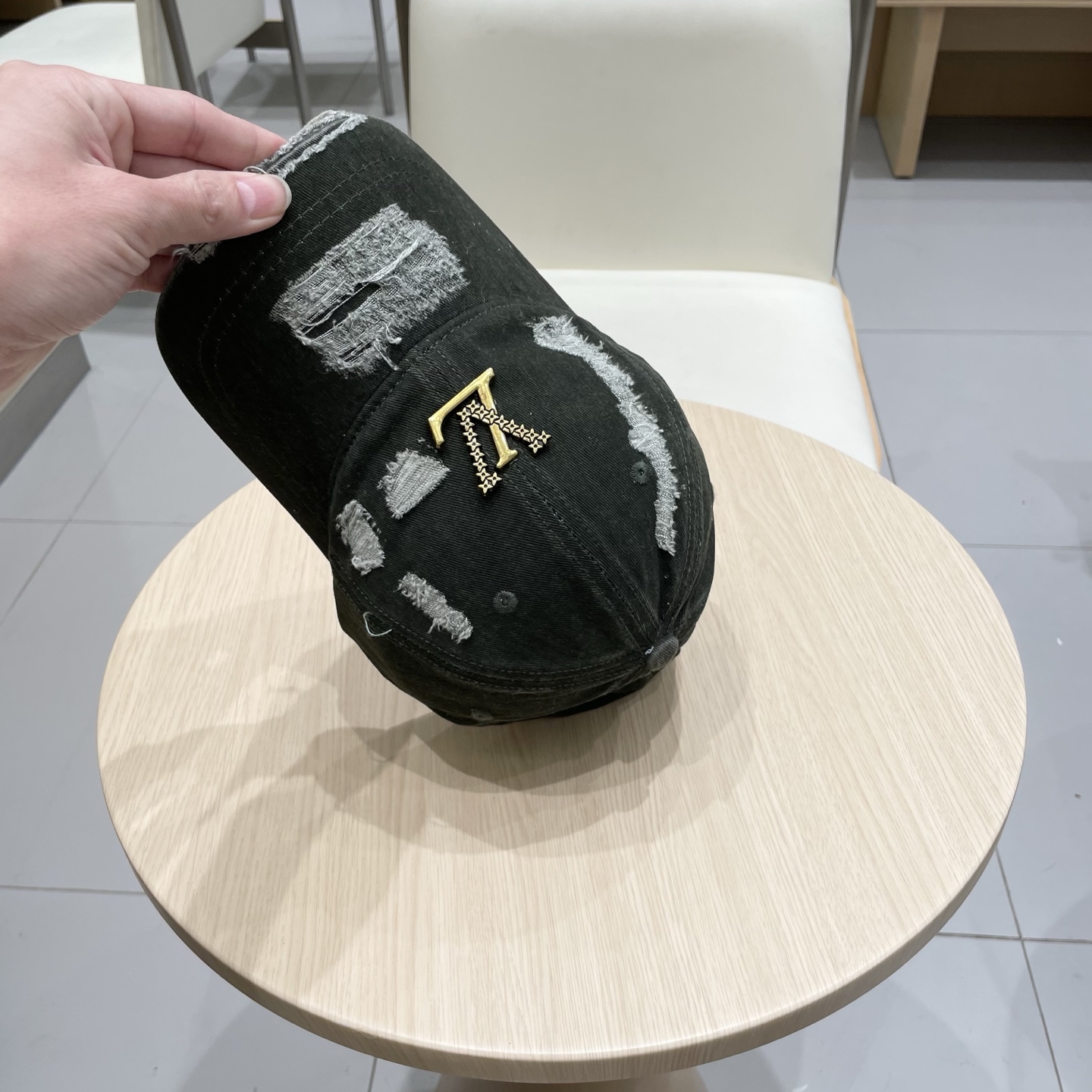  LV路易威登原单破洞棒球帽  轻盈透气。完美版型，独家实物拍摄，男女适用