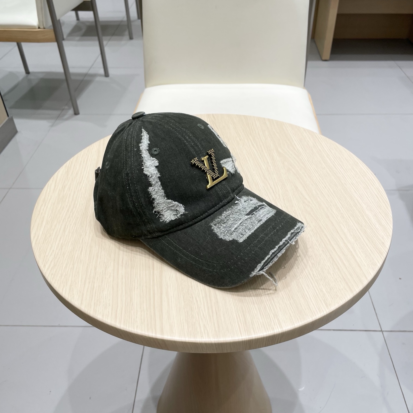  LV路易威登原单破洞棒球帽  轻盈透气。完美版型，独家实物拍摄，男女适用