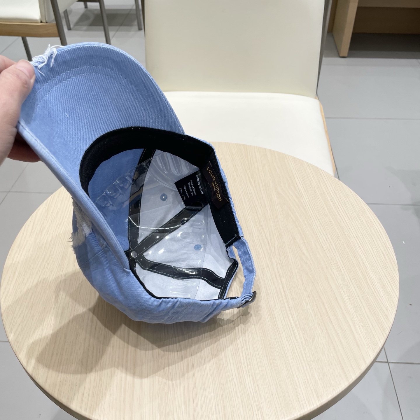  LV路易威登原单破洞棒球帽  轻盈透气。完美版型，独家实物拍摄，男女适用