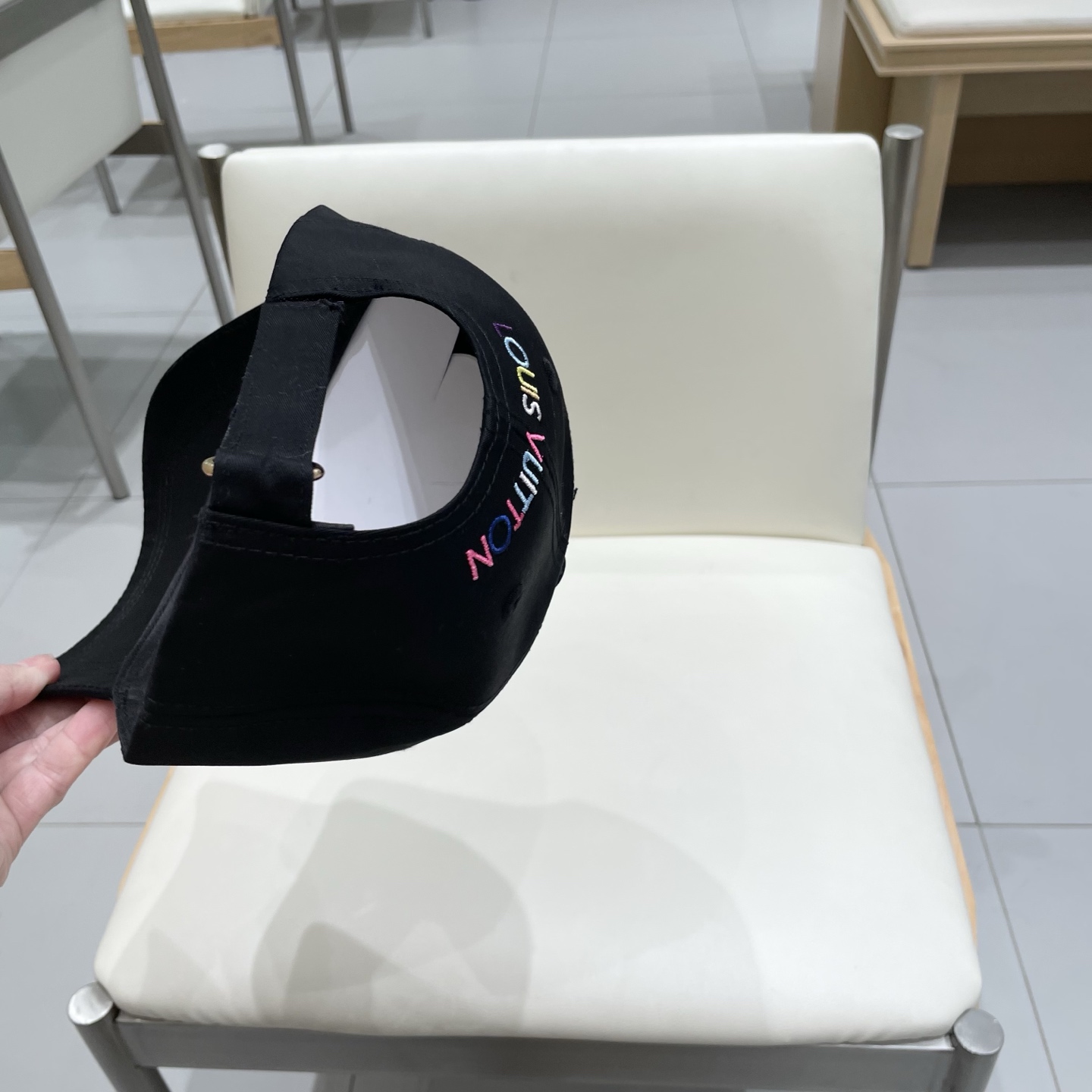  🧢LV路易威登🧢 官网高版出货，刺绣字母棒球帽，非常经典的经典，流行的复古美，四季可用，出门必备，非常