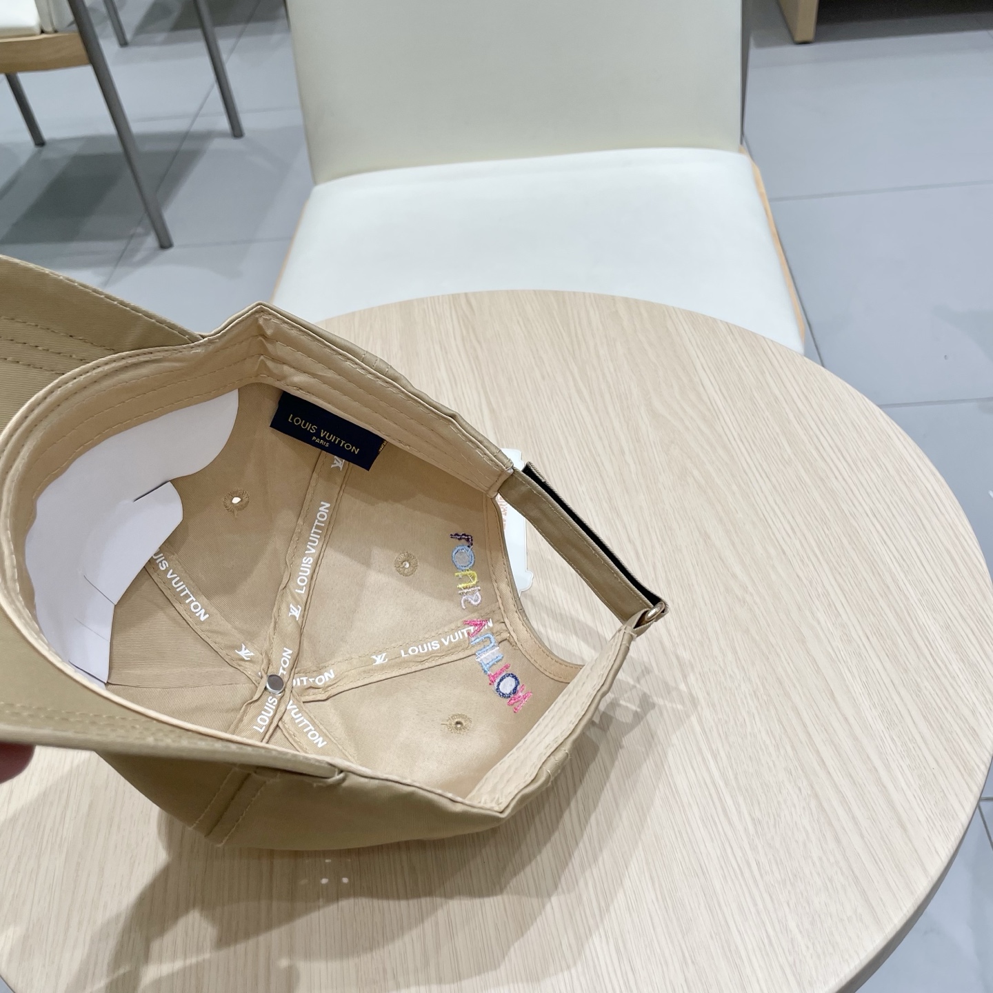  🧢LV路易威登🧢 官网高版出货，刺绣字母棒球帽，非常经典的经典，流行的复古美，四季可用，出门必备，非常