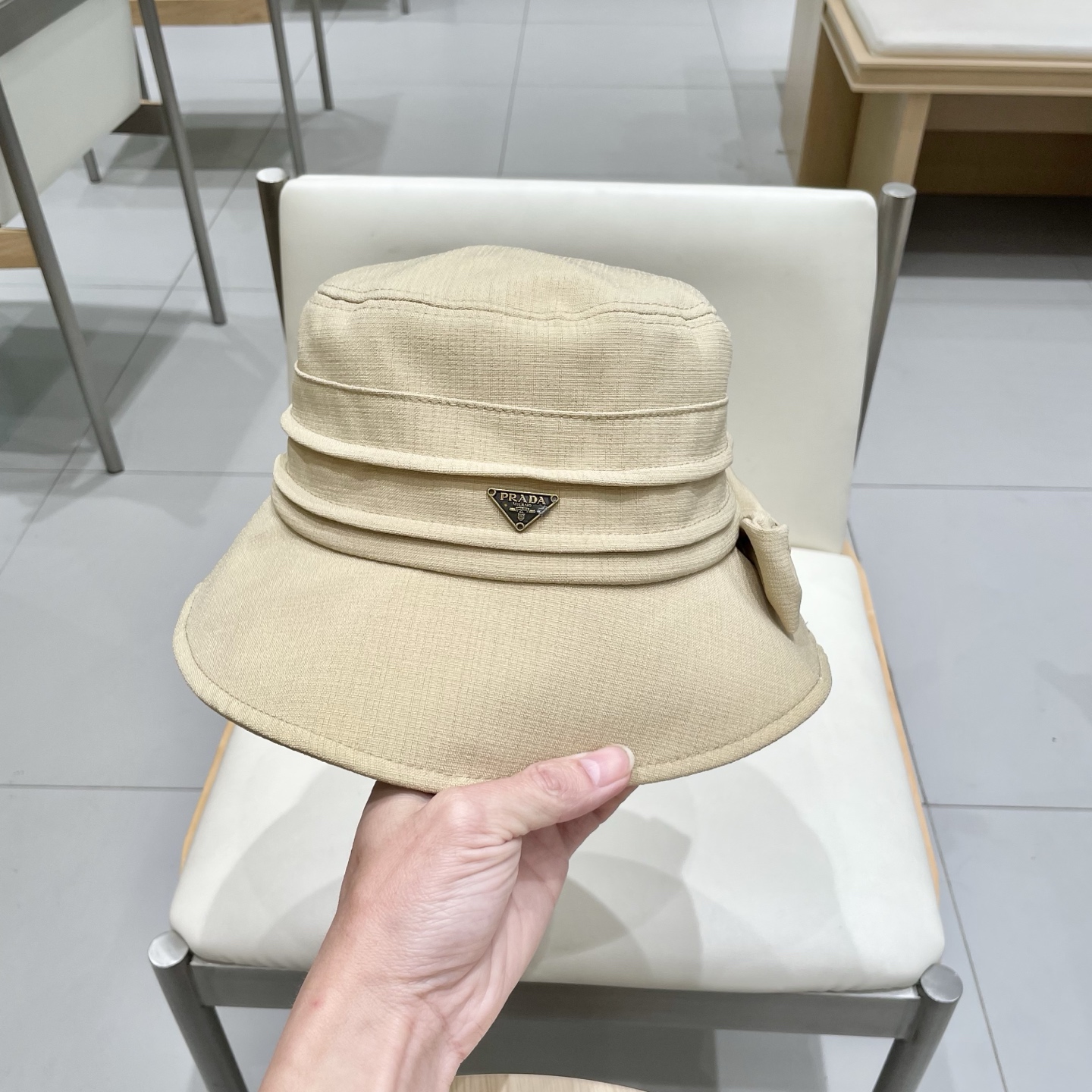  PRADA普拉达2025春季新款蝴蝶结渔夫帽子女韩版时尚百搭显脸小薄款防晒遮阳帽