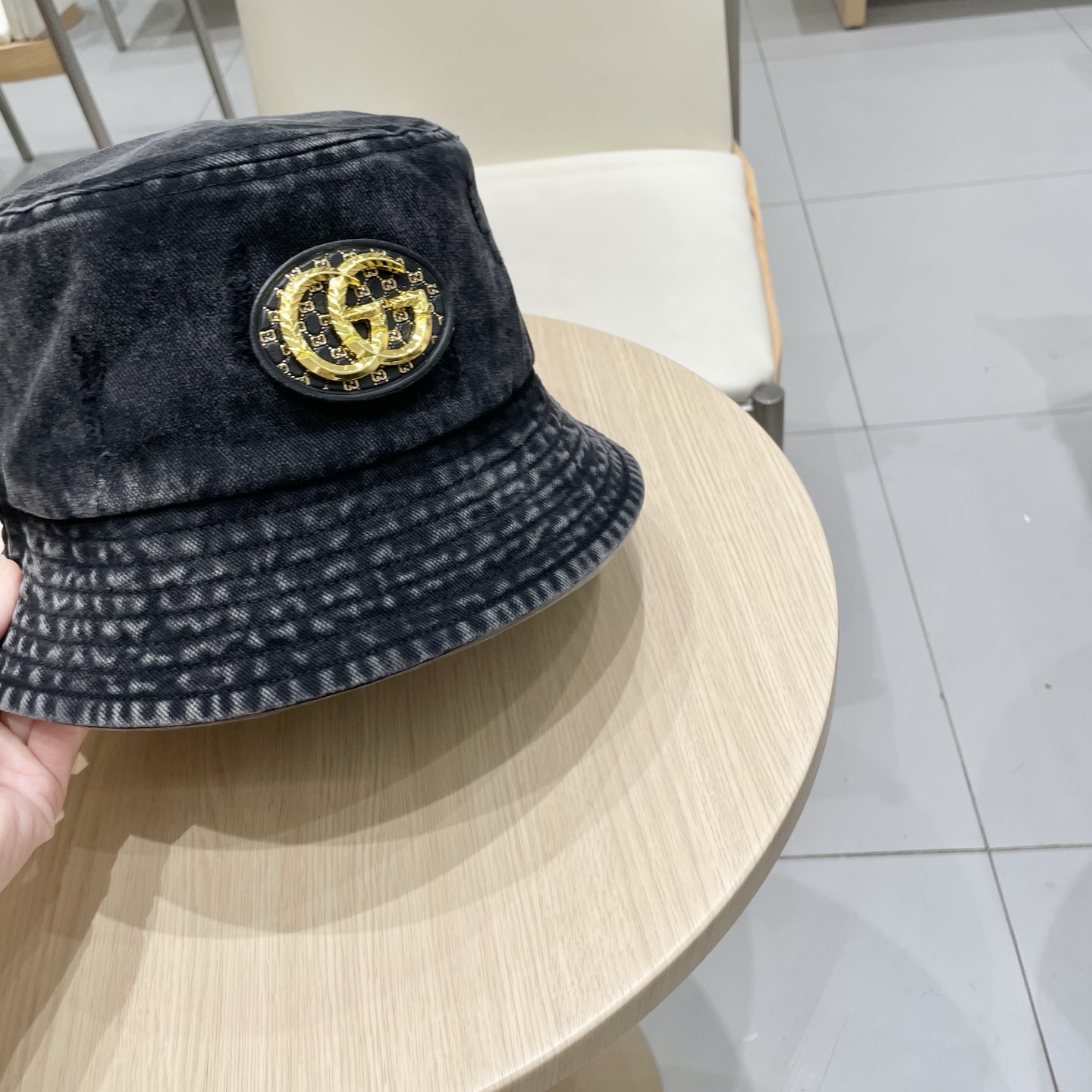  古奇渔夫帽GUCCI 2025新款原单品质火爆来袭 🔥🎩 工艺非常精美 高档大气上档次！低调奢华，方便