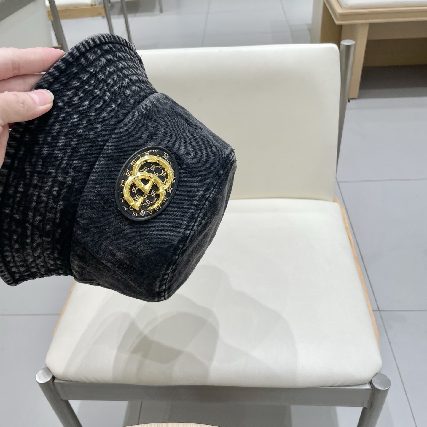  古奇渔夫帽GUCCI 2025新款原单品质火爆来袭 🔥🎩 工艺非常精美 高档大气上档次！低调奢华，方便