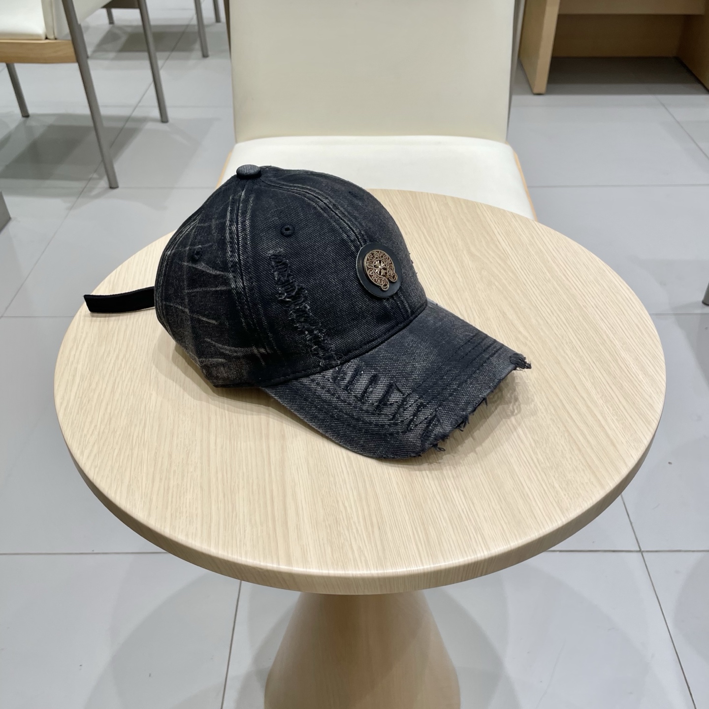 克罗心 🆕🆕春款棒球帽，个性时尚款
经典十字架标志，休闲带点酷酷的感觉，中性款
男女同款！多种色系，超好