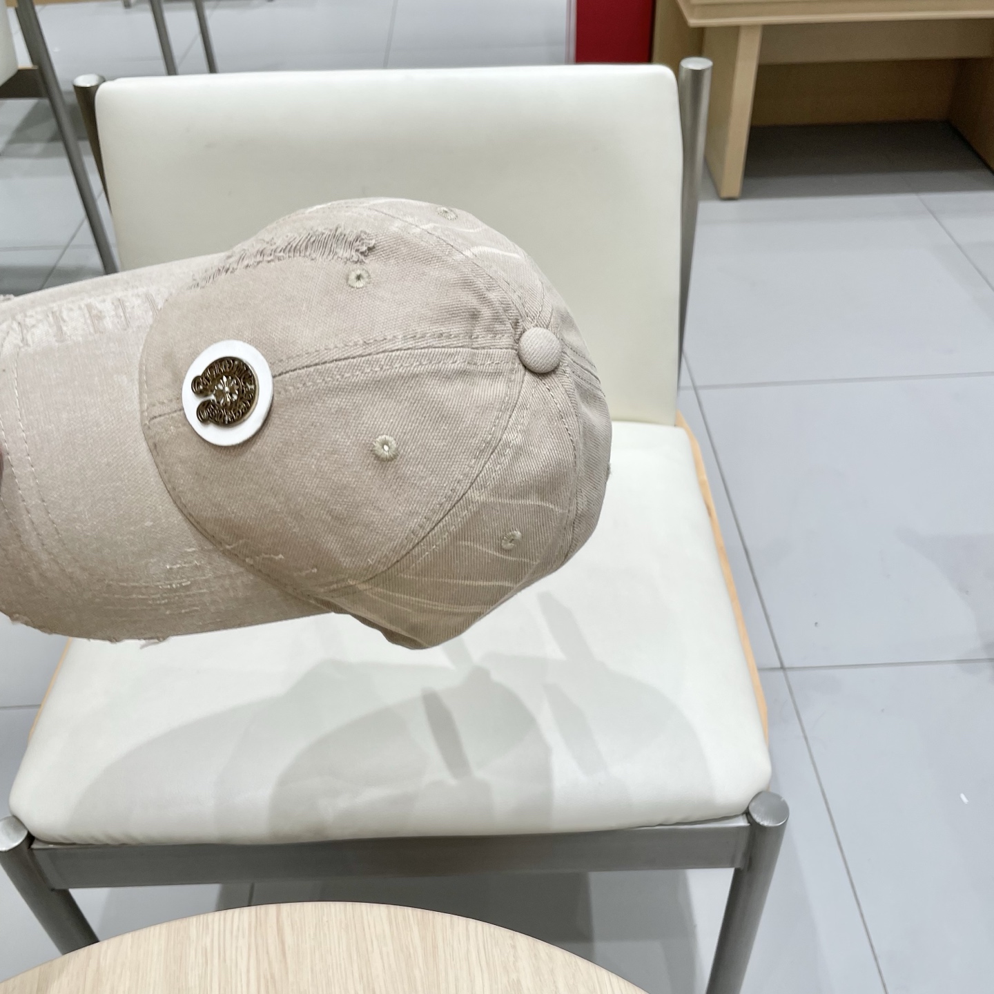 克罗心 🆕🆕春款棒球帽，个性时尚款
经典十字架标志，休闲带点酷酷的感觉，中性款
男女同款！多种色系，超好