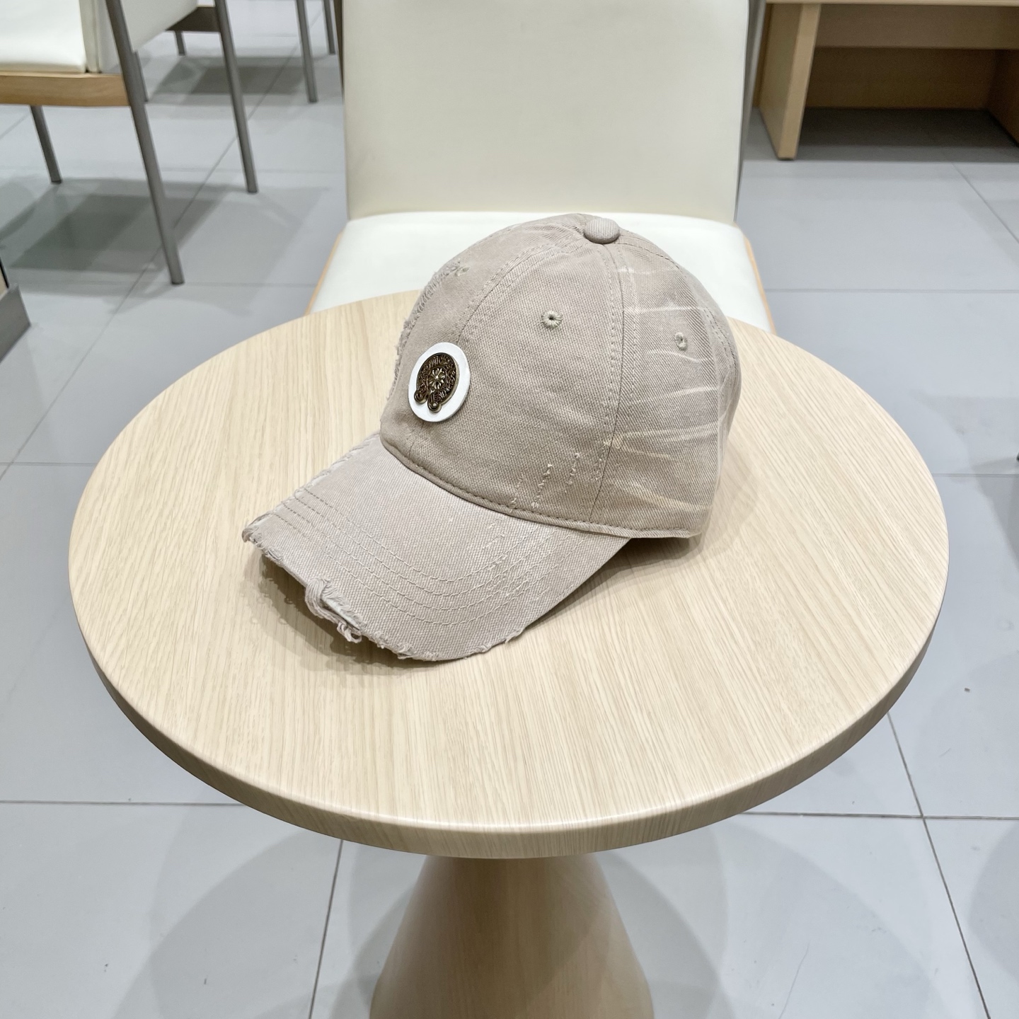 克罗心 🆕🆕春款棒球帽，个性时尚款
经典十字架标志，休闲带点酷酷的感觉，中性款
男女同款！多种色系，超好