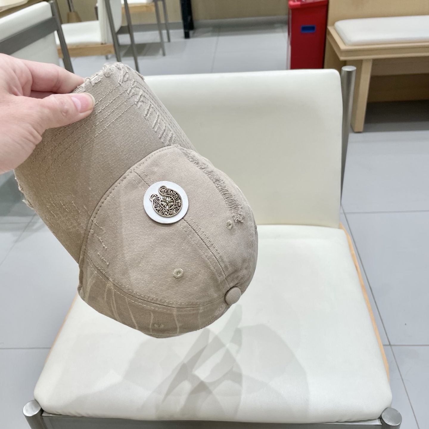 克罗心 🆕🆕春款棒球帽，个性时尚款
经典十字架标志，休闲带点酷酷的感觉，中性款
男女同款！多种色系，超好