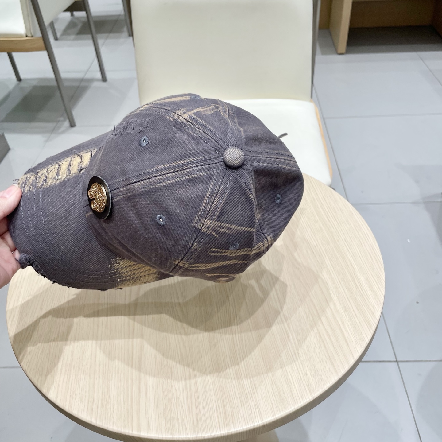 克罗心 🆕🆕春款棒球帽，个性时尚款
经典十字架标志，休闲带点酷酷的感觉，中性款
男女同款！多种色系，超好