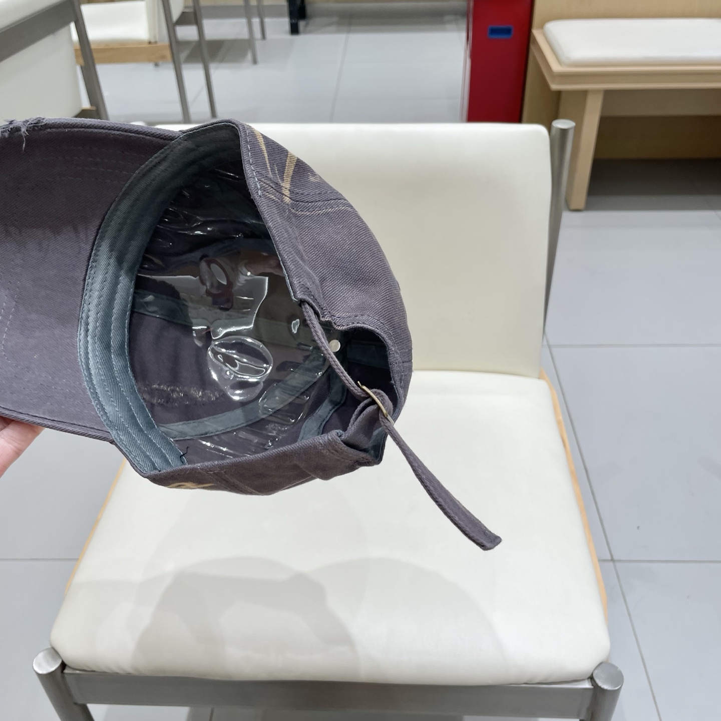 克罗心 🆕🆕春款棒球帽，个性时尚款
经典十字架标志，休闲带点酷酷的感觉，中性款
男女同款！多种色系，超好