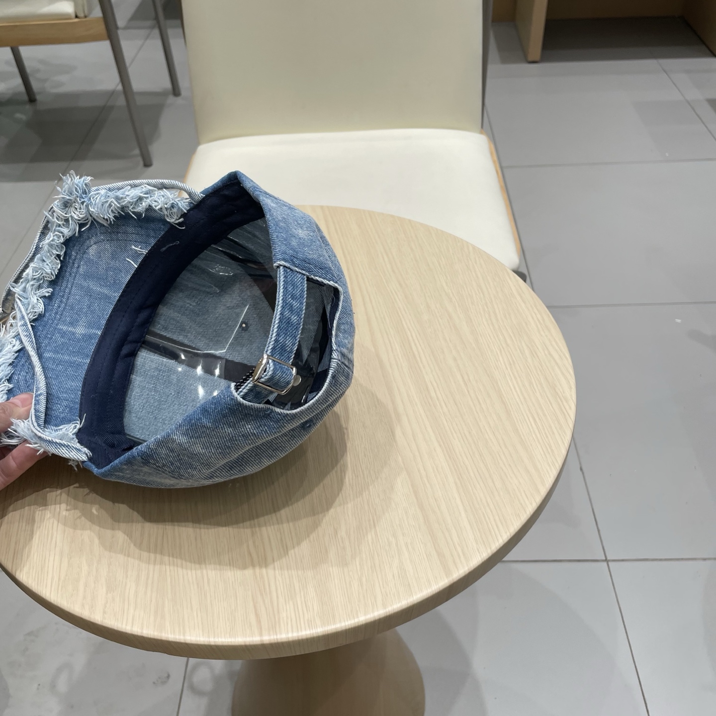   路易威登棒球帽LouisVuitton🧢  
LV棒球帽，简约大气，流苏边男女通用