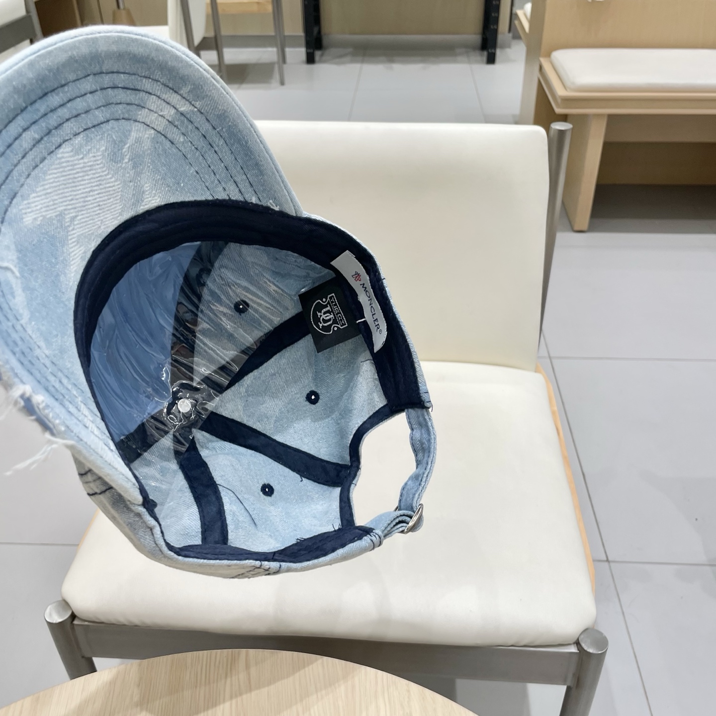  蒙口MONCLER新款棒球帽，时尚炸街单品，风格很OK，网红.时尚博主的最爱！高品质舒适透气，凹造型很