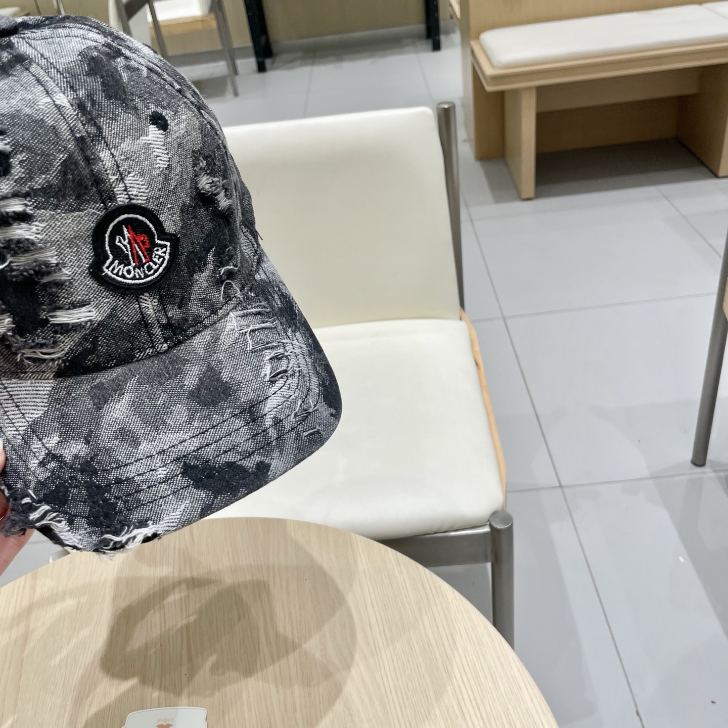  蒙口MONCLER新款棒球帽，时尚炸街单品，风格很OK，网红.时尚博主的最爱！高品质舒适透气，凹造型很