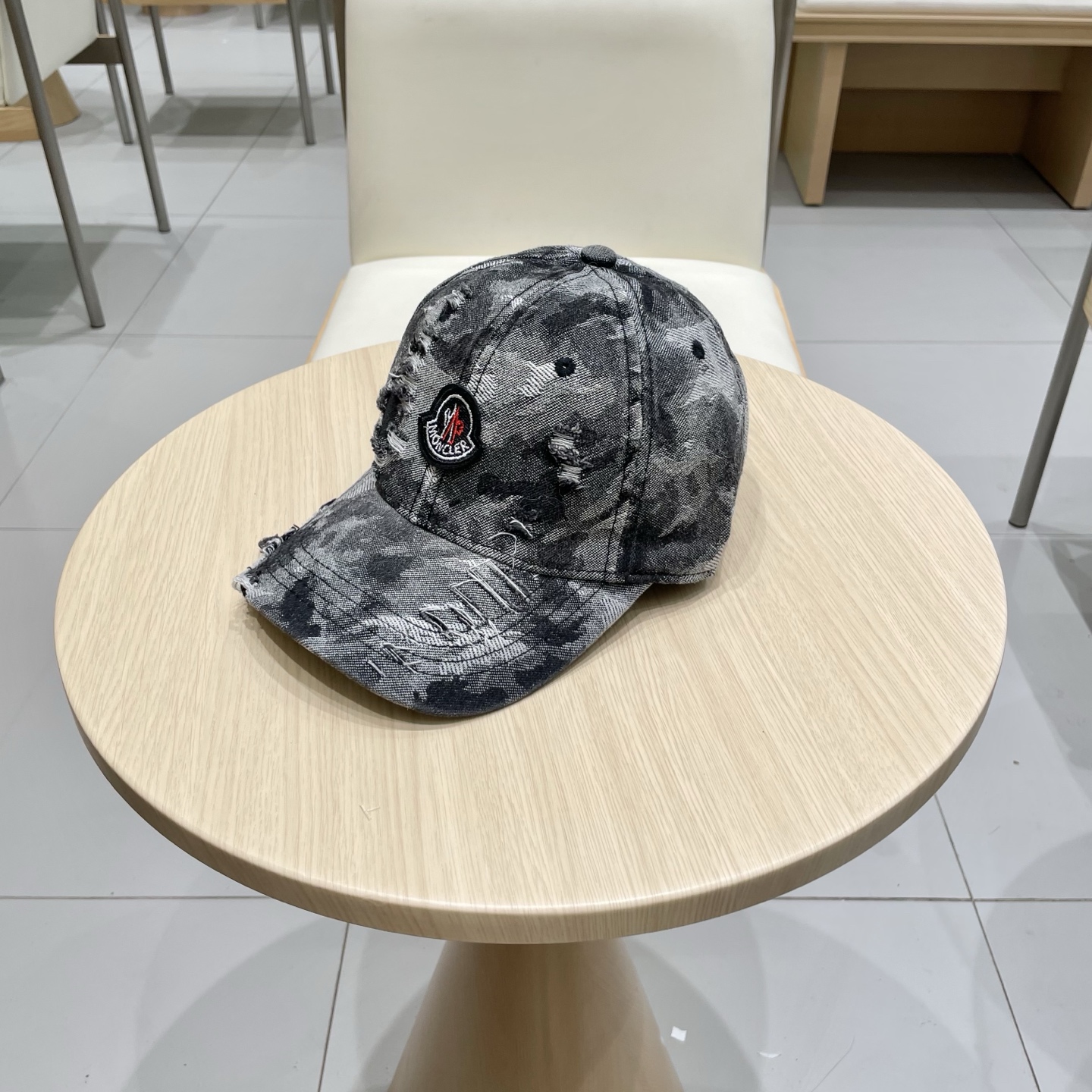  蒙口MONCLER新款棒球帽，时尚炸街单品，风格很OK，网红.时尚博主的最爱！高品质舒适透气，凹造型很