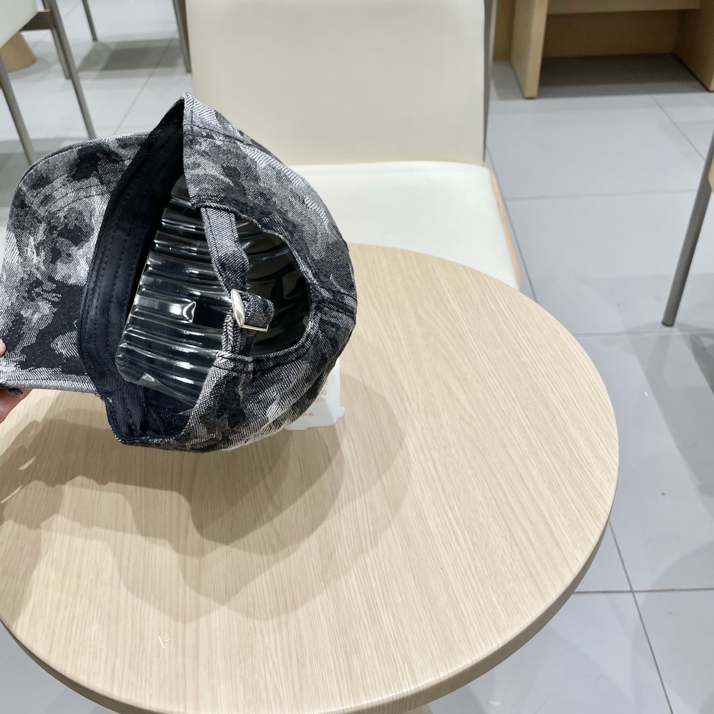  蒙口MONCLER新款棒球帽，时尚炸街单品，风格很OK，网红.时尚博主的最爱！高品质舒适透气，凹造型很