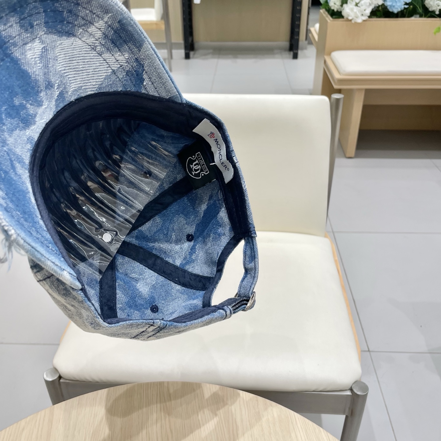  蒙口MONCLER新款棒球帽，时尚炸街单品，风格很OK，网红.时尚博主的最爱！高品质舒适透气，凹造型很