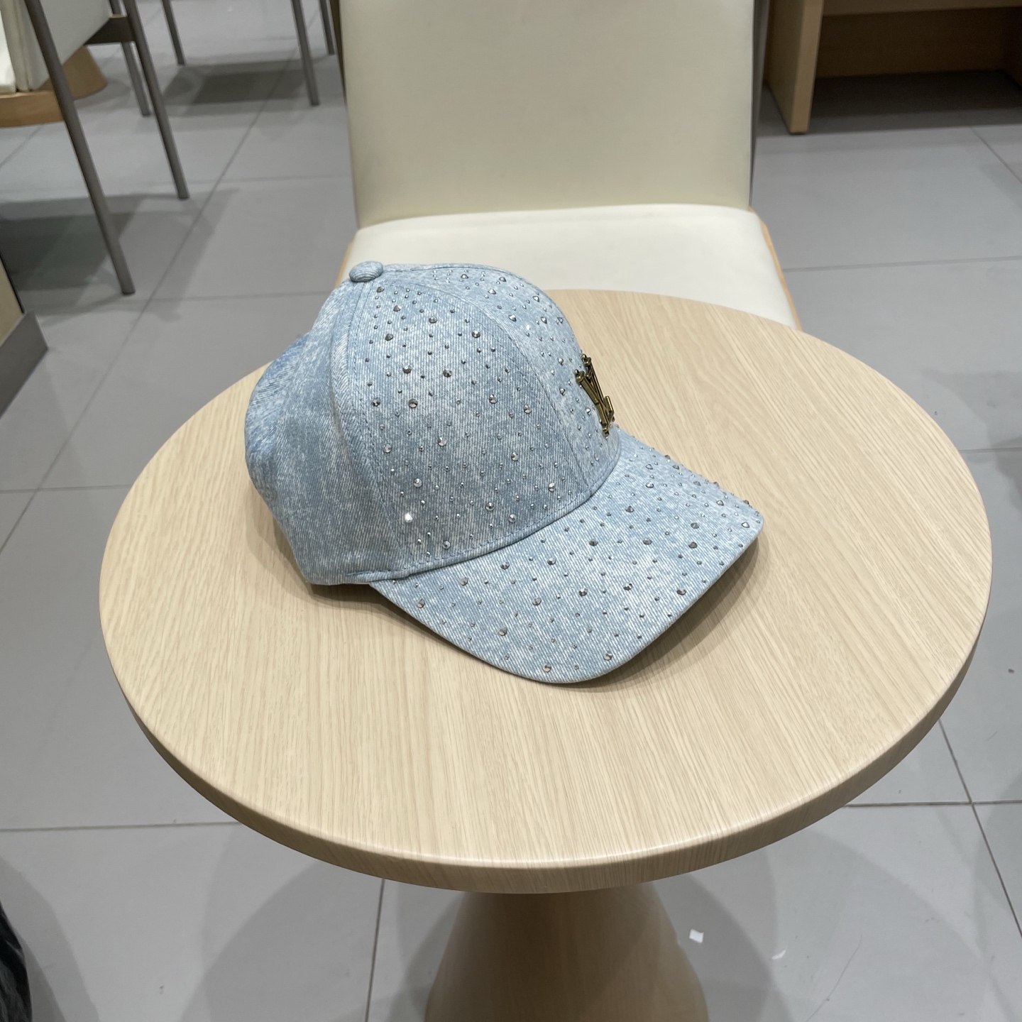  LV棒球帽🧢2025新款路易威登棒球帽🧢 火爆出货，百搭单品🥰随便搭配都很好看 质量超赞👍 时尚百搭