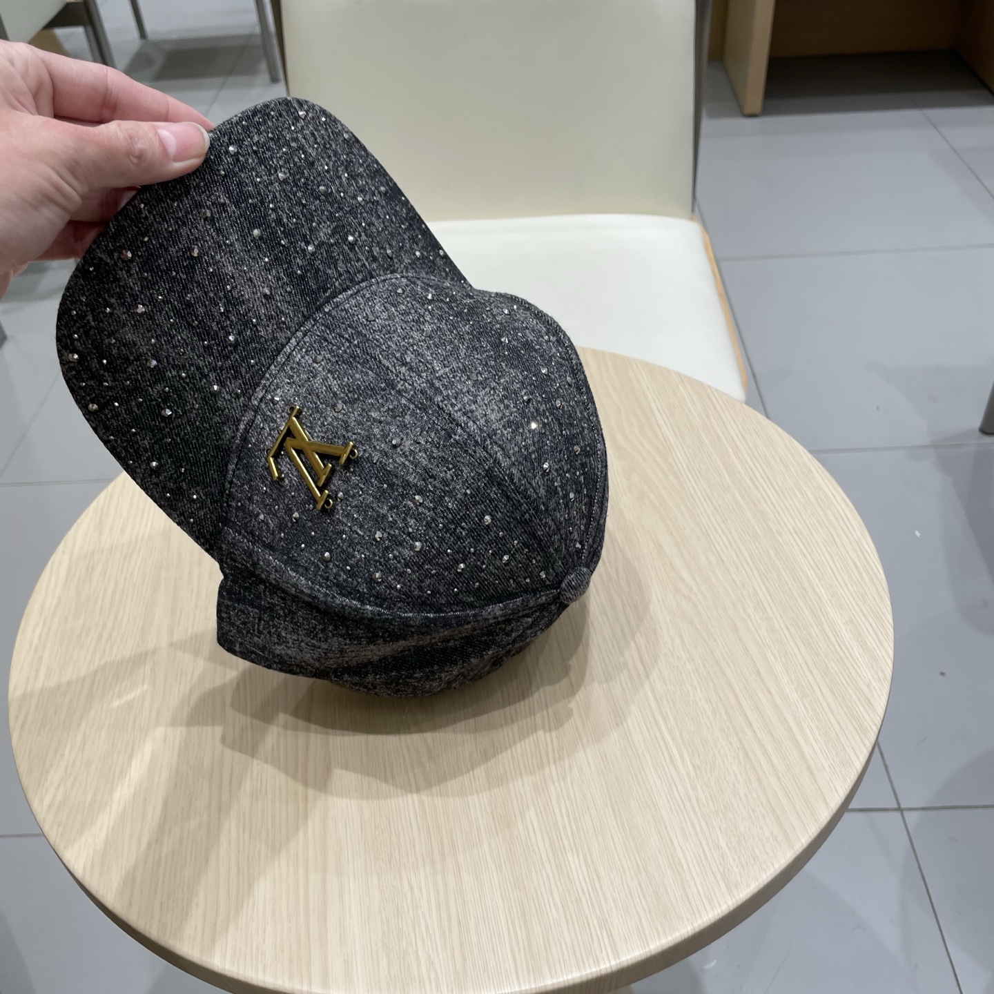  LV棒球帽🧢2025新款路易威登棒球帽🧢 火爆出货，百搭单品🥰随便搭配都很好看 质量超赞👍 时尚百搭