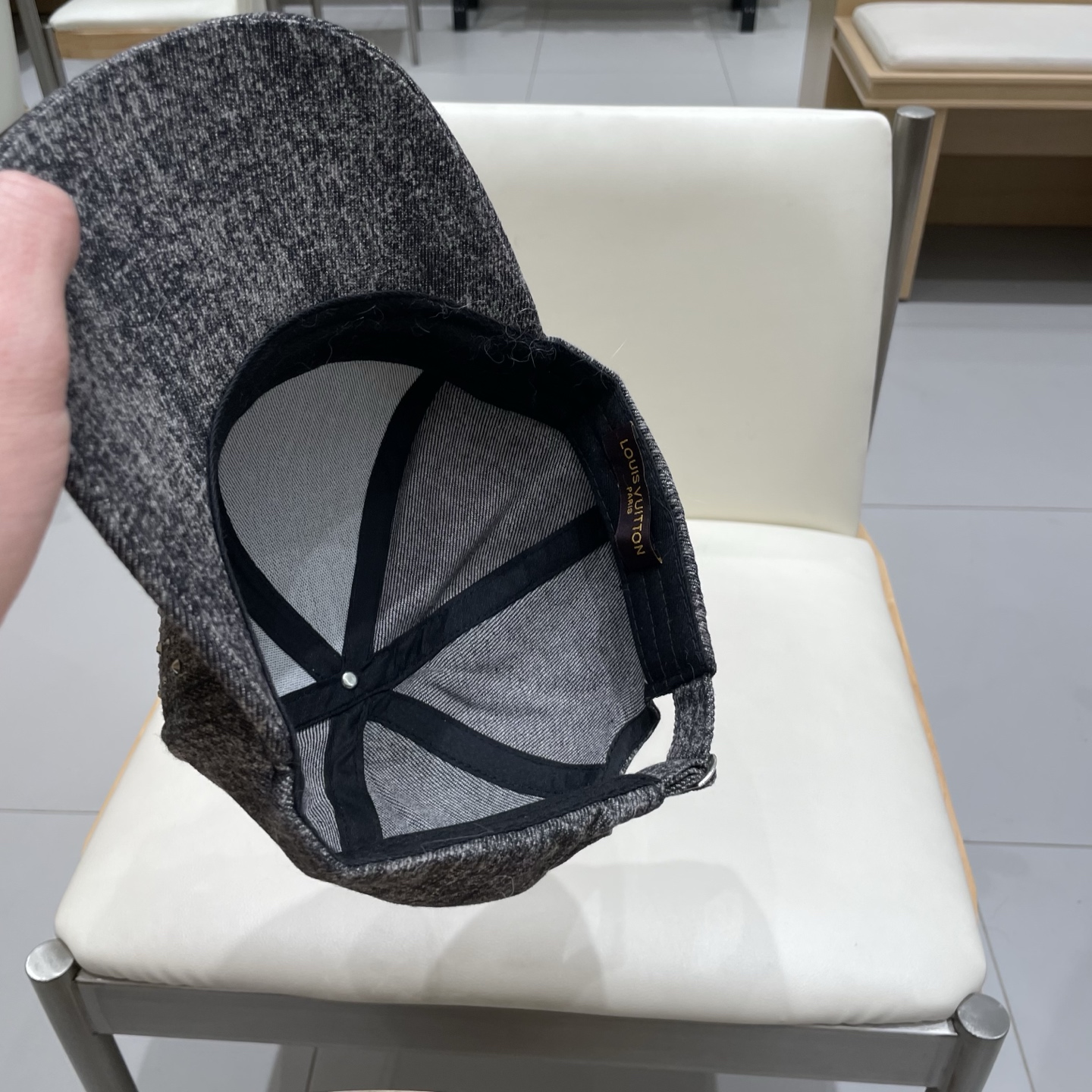  LV棒球帽🧢2025新款路易威登棒球帽🧢 火爆出货，百搭单品🥰随便搭配都很好看 质量超赞👍 时尚百搭