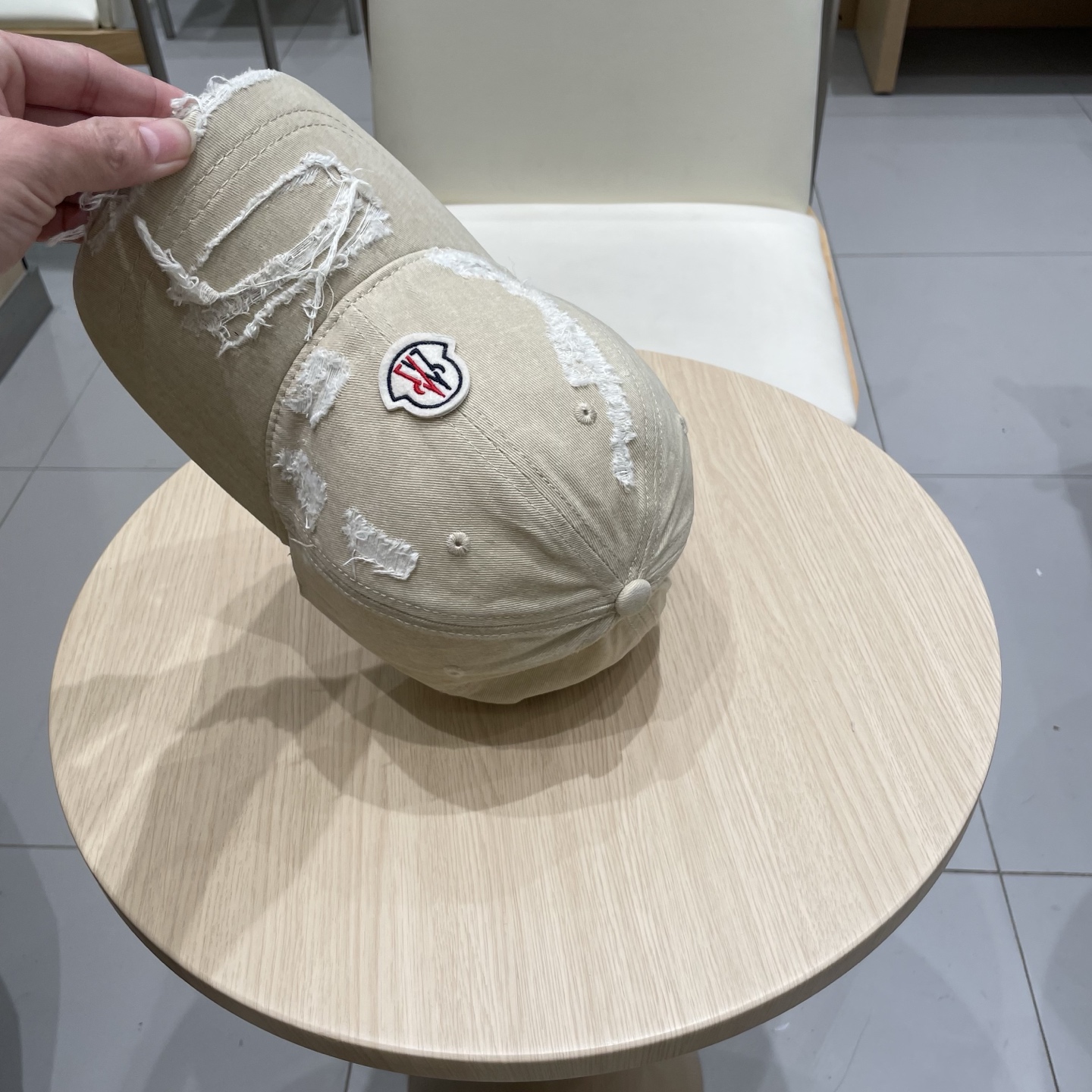   蒙口Moncler🆕春款新款个性棒球帽，透气性巨佳，四季佩戴款高颜值时尚单品！
男女同款