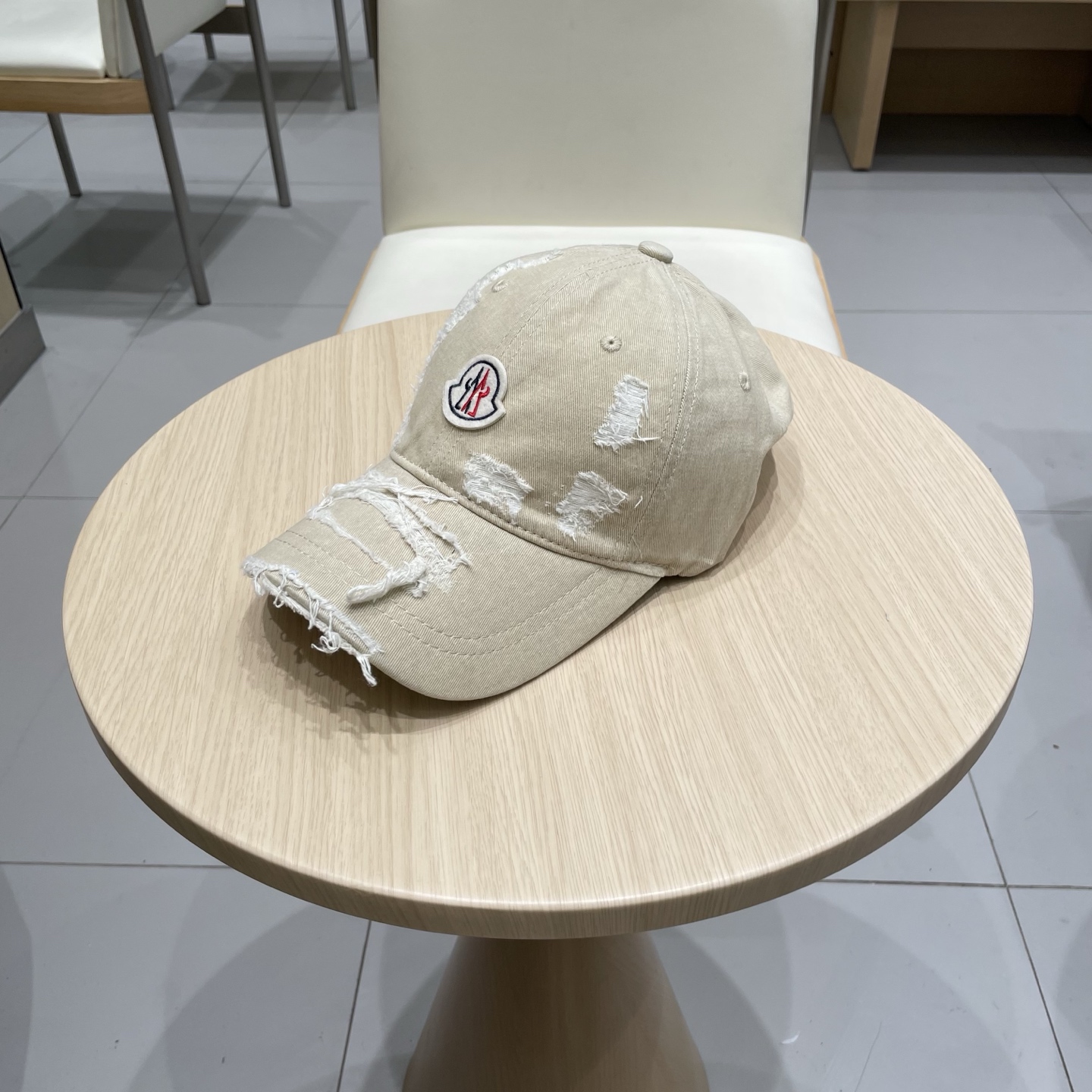   蒙口Moncler🆕春款新款个性棒球帽，透气性巨佳，四季佩戴款高颜值时尚单品！
男女同款