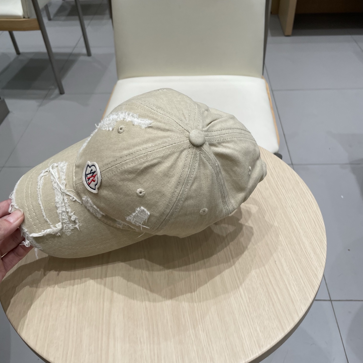   蒙口Moncler🆕春款新款个性棒球帽，透气性巨佳，四季佩戴款高颜值时尚单品！
男女同款