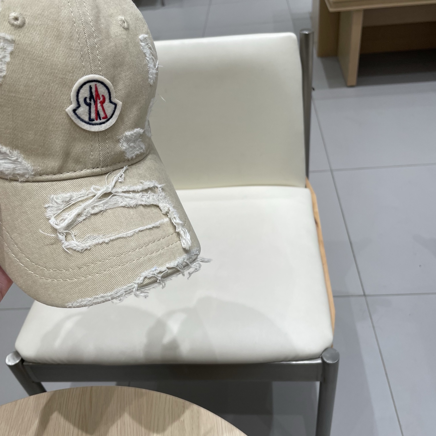   蒙口Moncler🆕春款新款个性棒球帽，透气性巨佳，四季佩戴款高颜值时尚单品！
男女同款