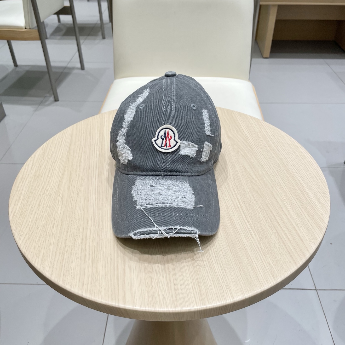   蒙口Moncler🆕春款新款个性棒球帽，透气性巨佳，四季佩戴款高颜值时尚单品！
男女同款