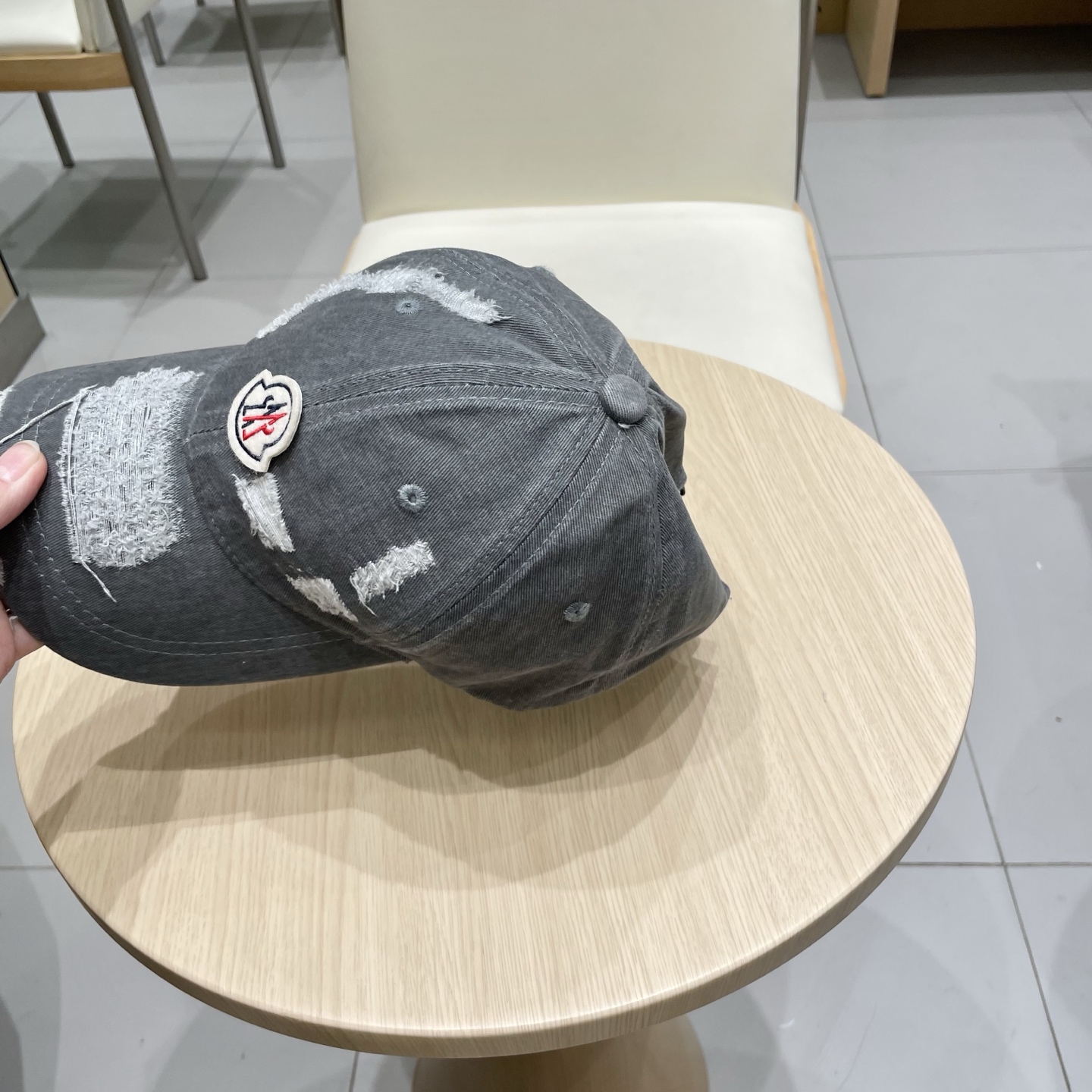   蒙口Moncler🆕春款新款个性棒球帽，透气性巨佳，四季佩戴款高颜值时尚单品！
男女同款