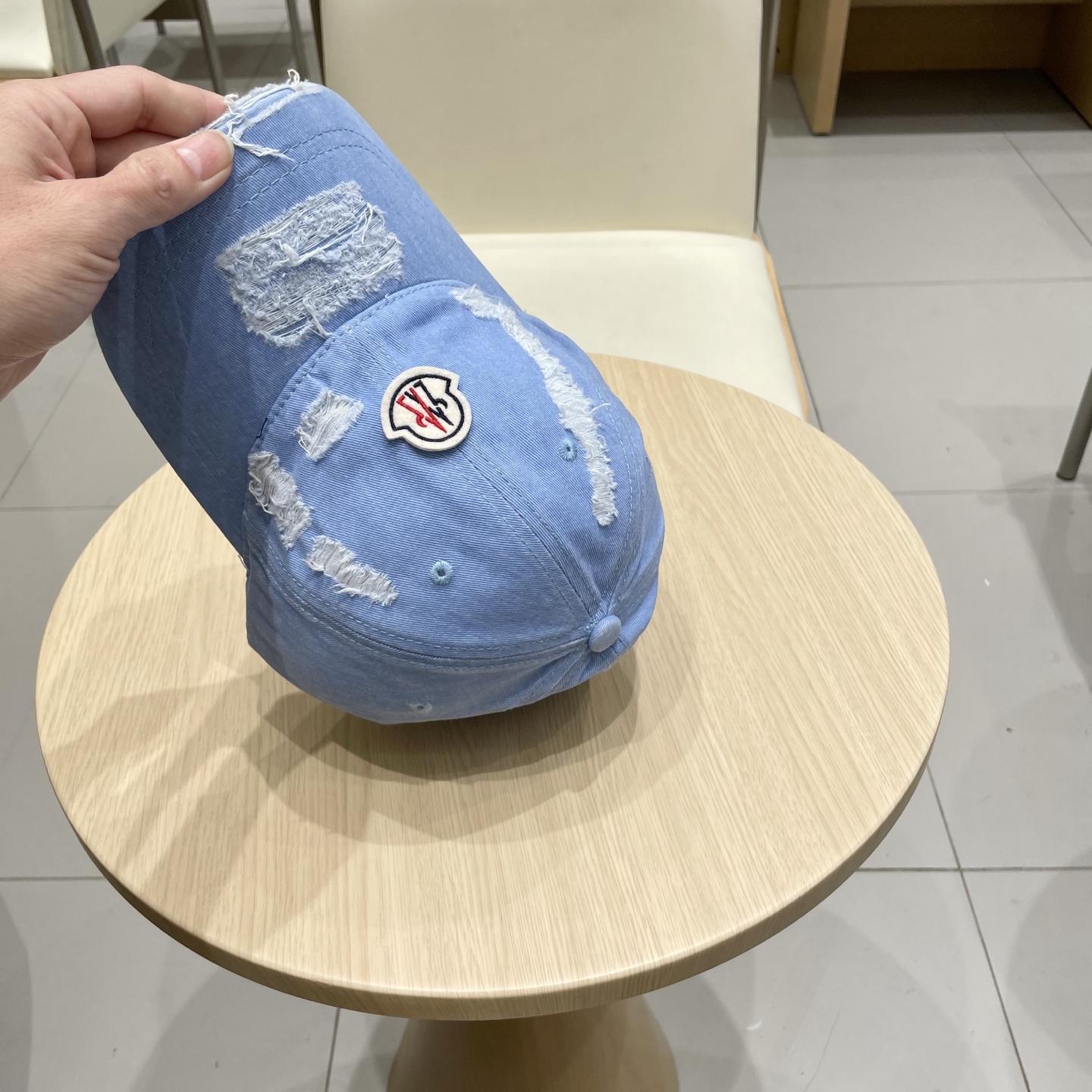   蒙口Moncler🆕春款新款个性棒球帽，透气性巨佳，四季佩戴款高颜值时尚单品！
男女同款