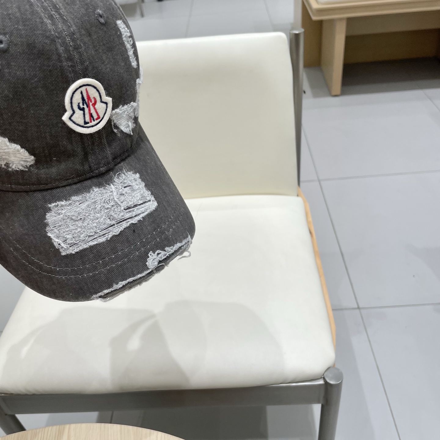   蒙口Moncler🆕春款新款个性棒球帽，透气性巨佳，四季佩戴款高颜值时尚单品！
男女同款