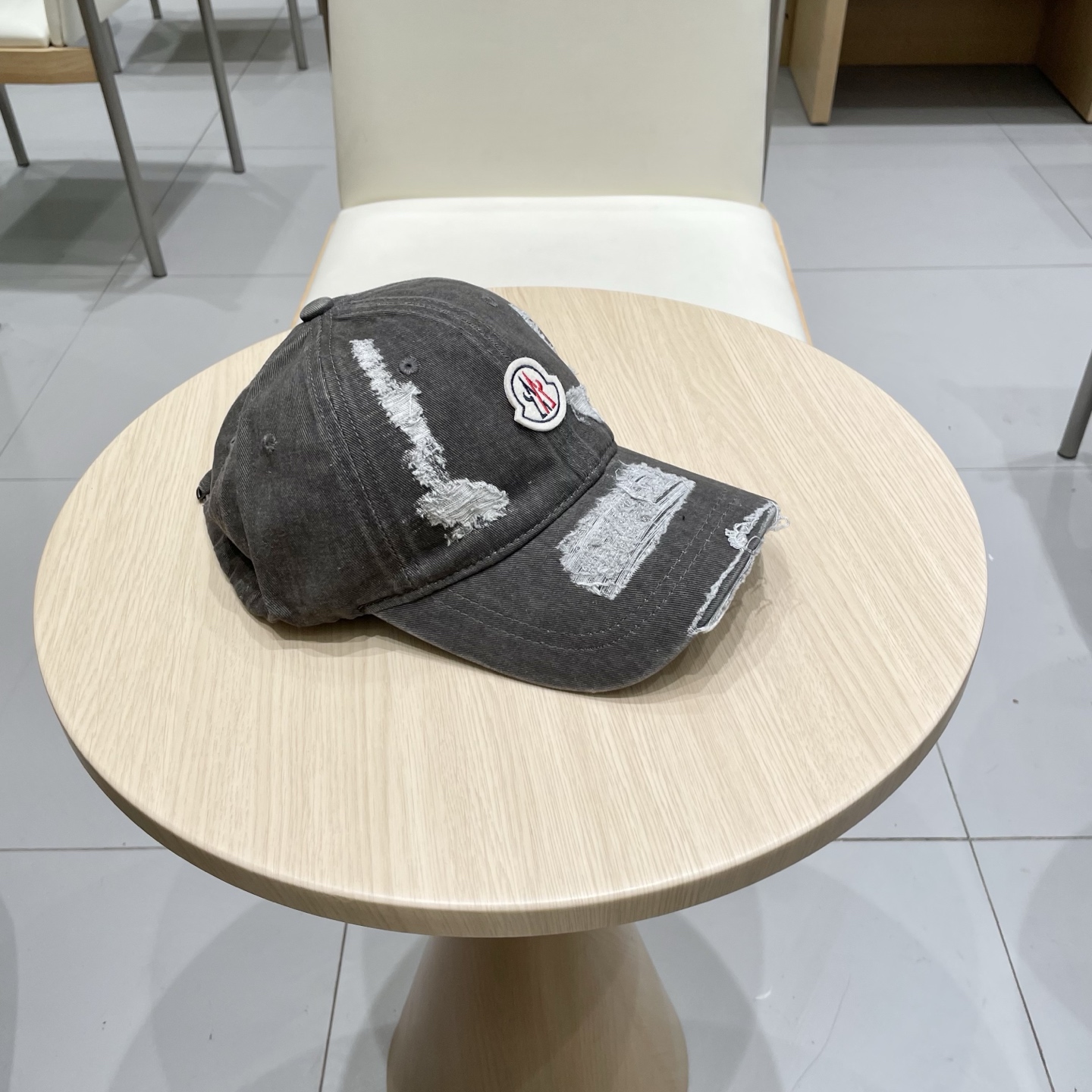   蒙口Moncler🆕春款新款个性棒球帽，透气性巨佳，四季佩戴款高颜值时尚单品！
男女同款