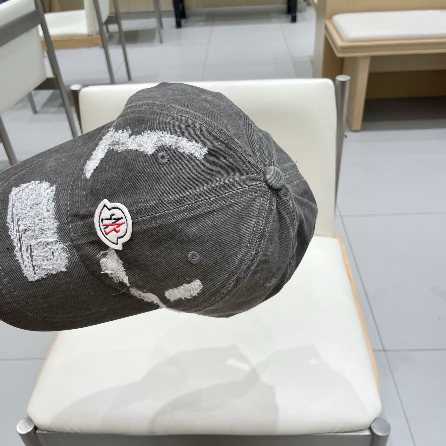   蒙口Moncler🆕春款新款个性棒球帽，透气性巨佳，四季佩戴款高颜值时尚单品！
男女同款